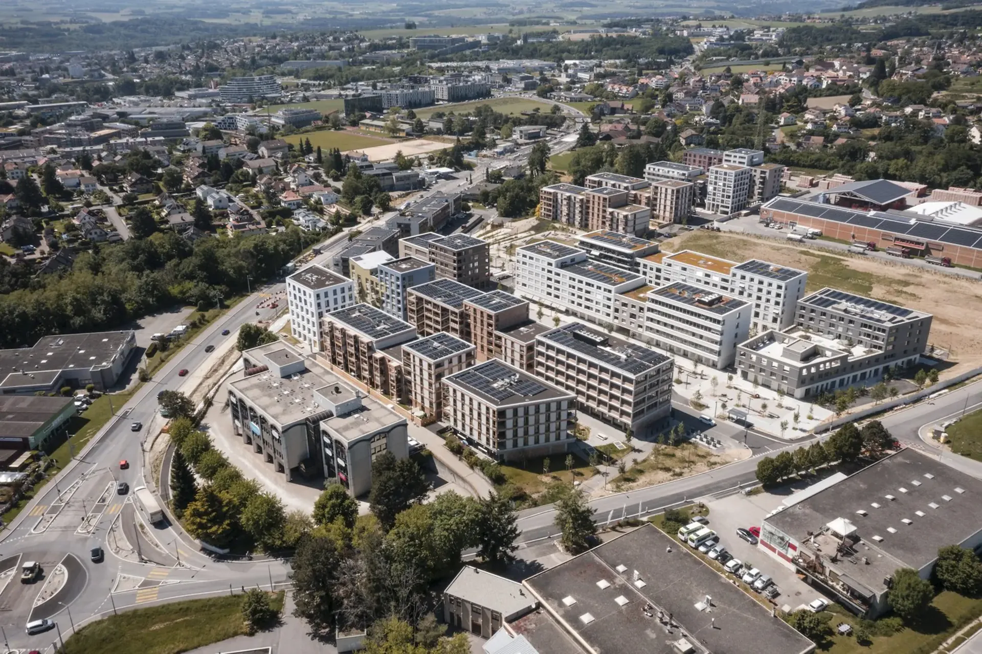 Fläche von 140m2 mit Ladeplatz zur Miete!