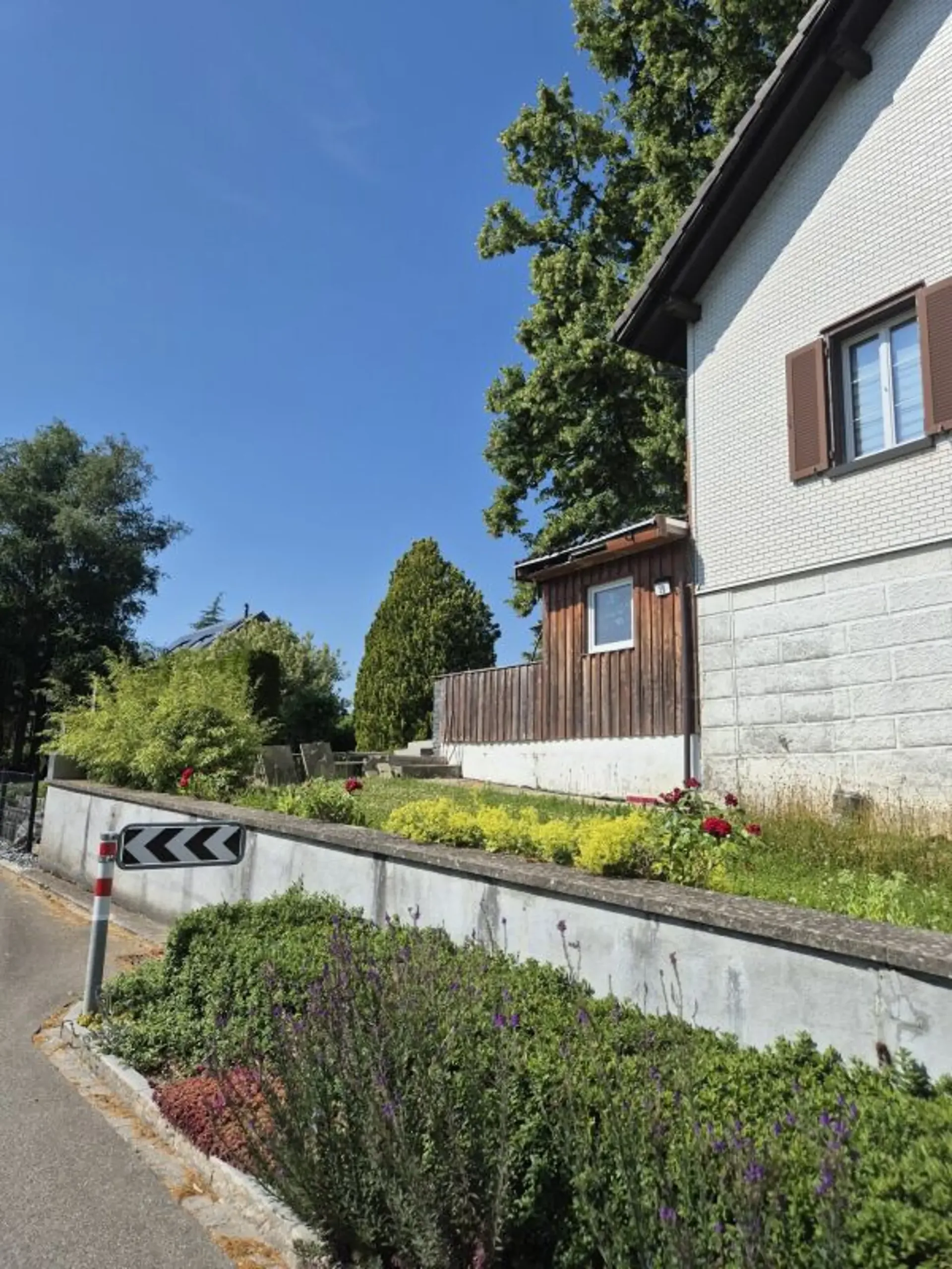 Maison de ferme avec annexe et grange à louer