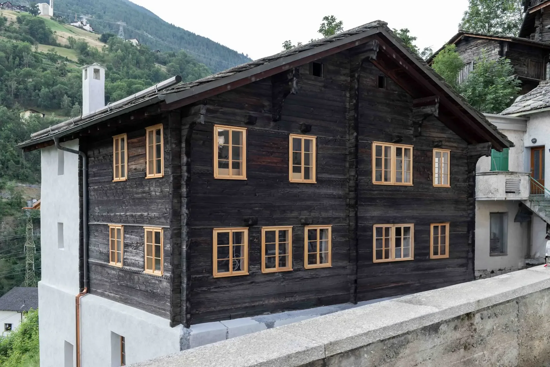 5.5-room maisonette in the historic village area with a view