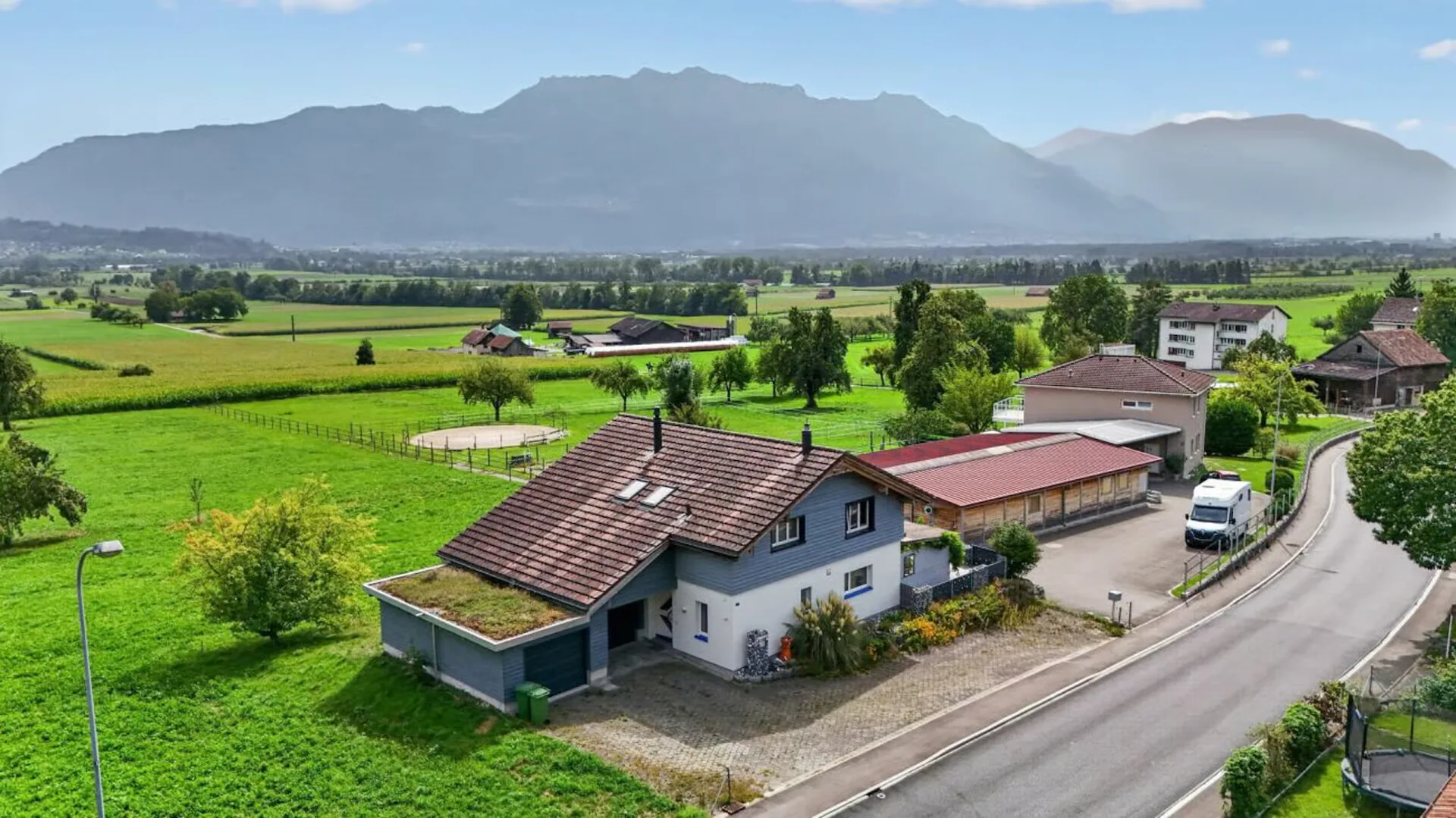 Spacious 5.5-room single-family house in Sax