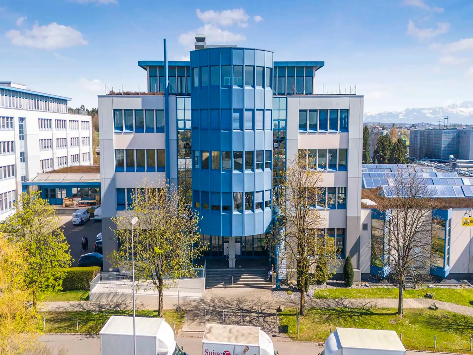 Espaces de bureau agrandis à louer à Volketswil