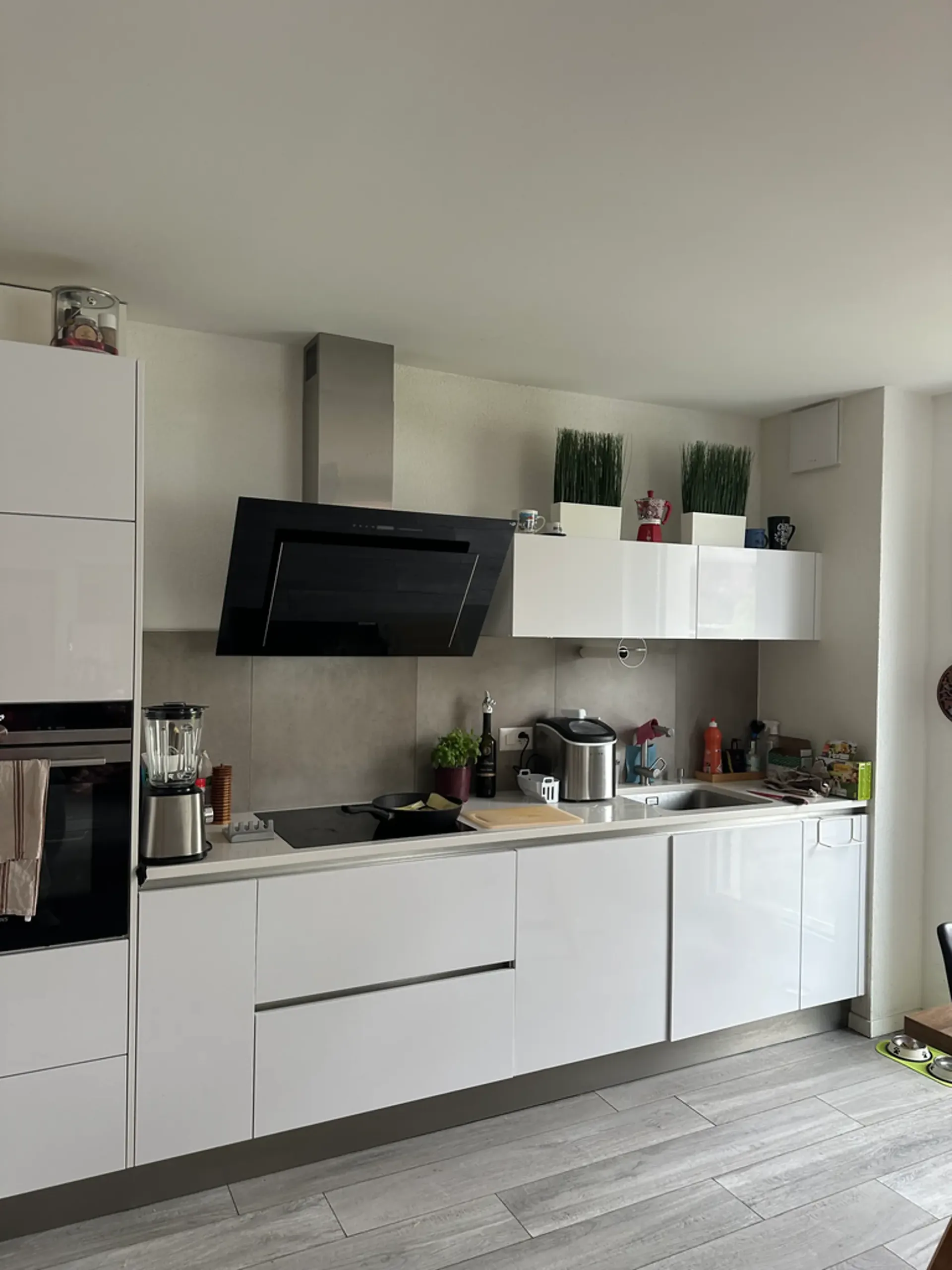 Bright 3.5-room apartment with balcony in the heart of Crissier