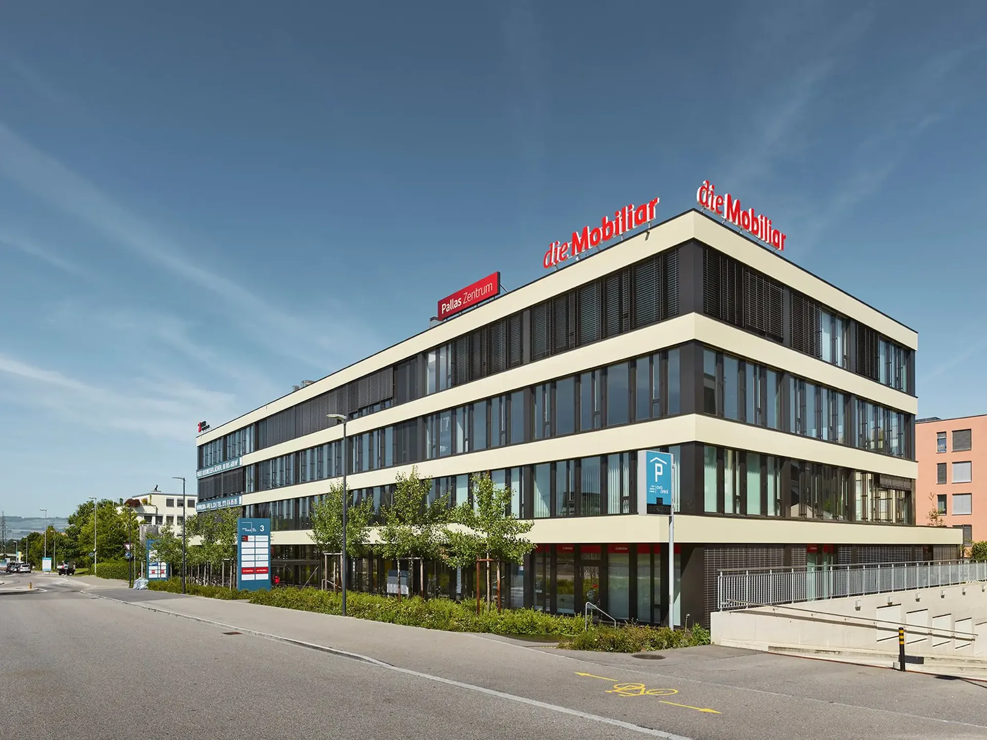 Dernier espace de bureau/commercial libre - 466 m² de locaux aménagés en plein cœur du quartier