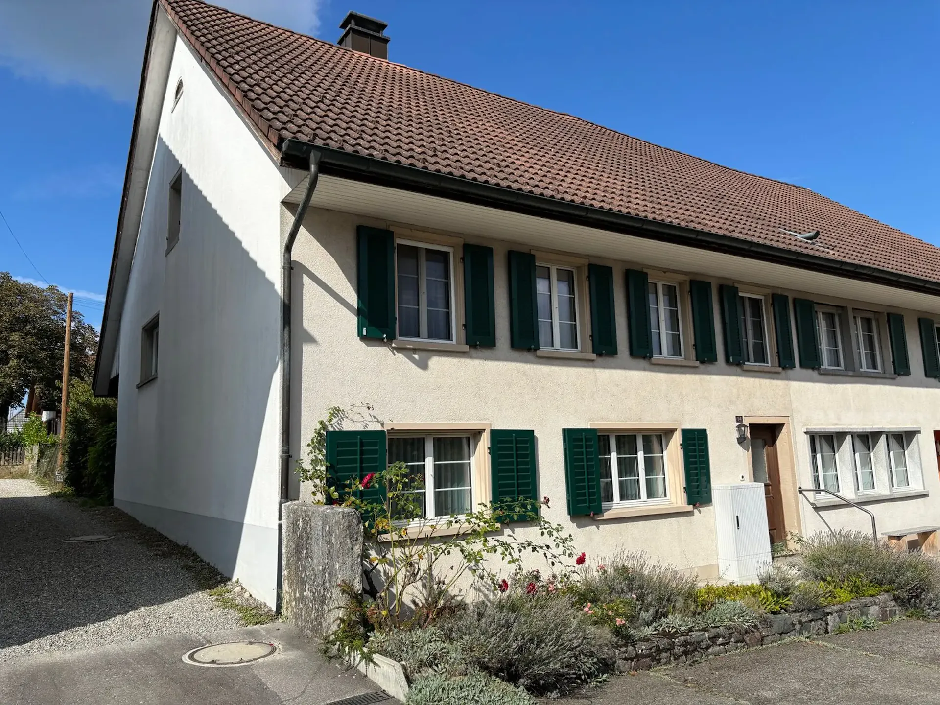Doppeleinfamilienhaus in ruhiger Lage von Birr