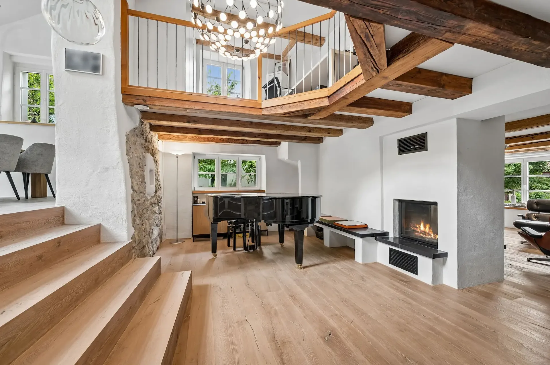 Stilvoll renoviertes Baselbieter Bauernhaus mit grossem Garten, Pool und Nachbargrundstück