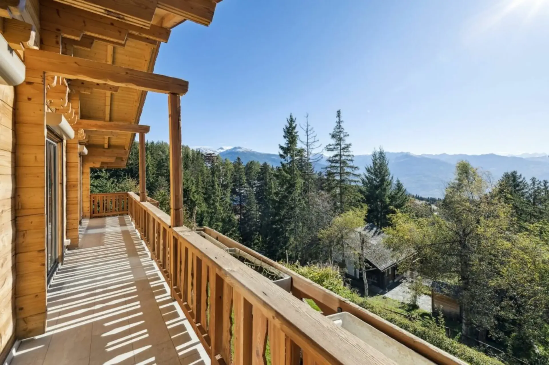 Chalet mit Innenpool in Crans-Montana - Vermietung wochenweise oder monatlich - Verfügbar für Silvester