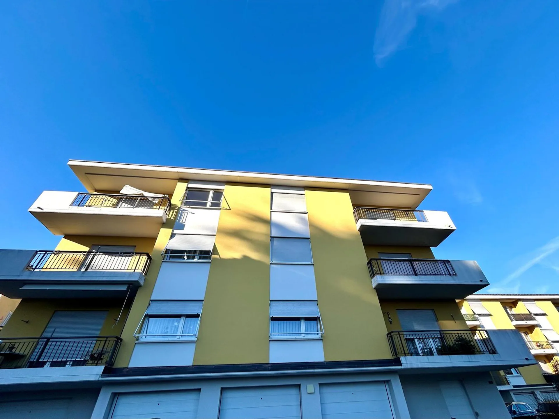 3 1/2 top floor in small residence