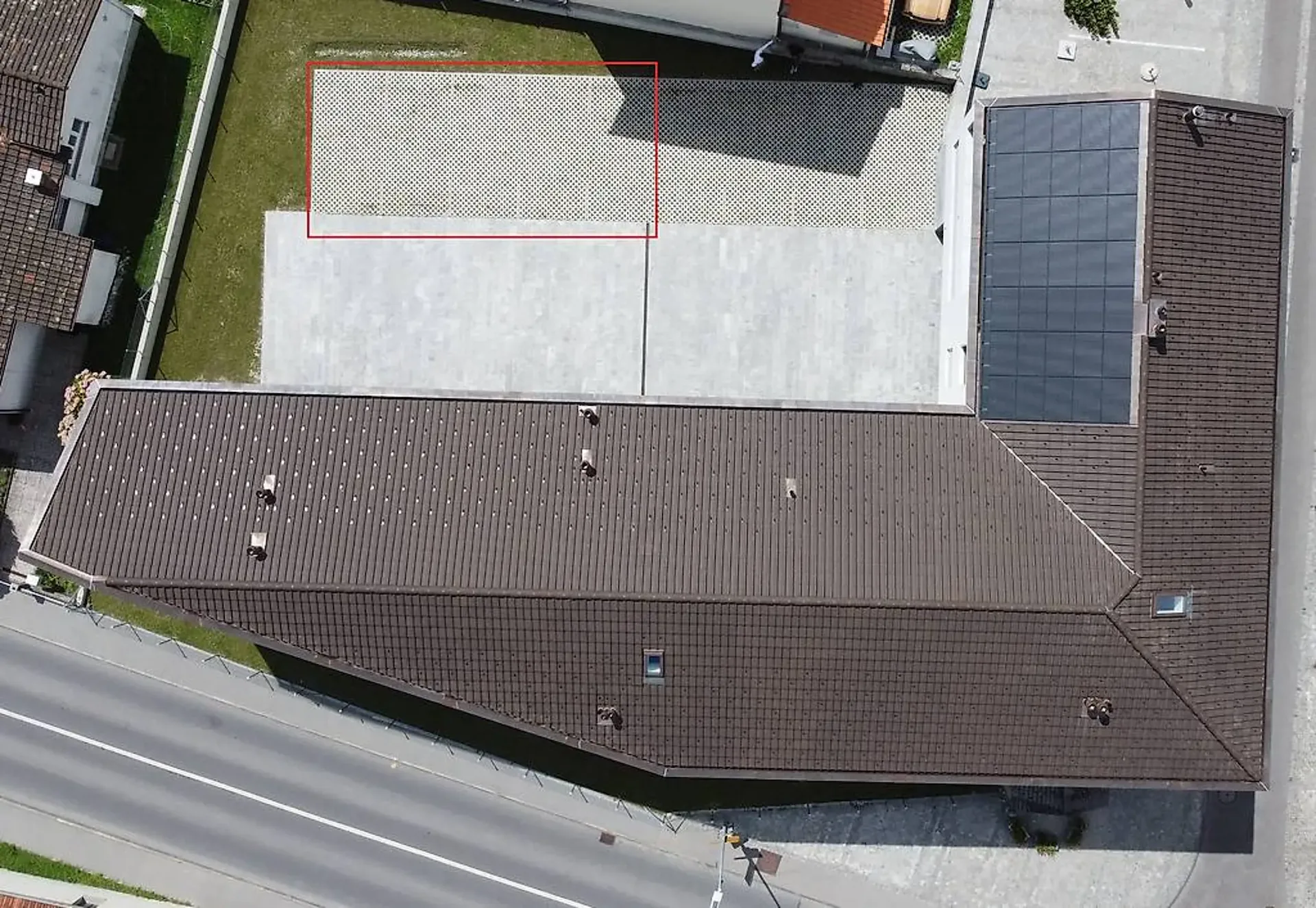À louer à Lodrino, places de parking extérieures