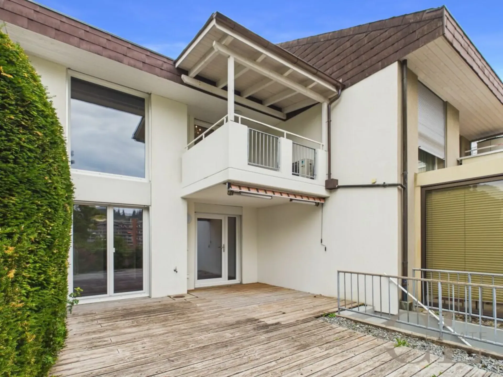 Maison en rangée attrayante de 4,5 pièces avec garage