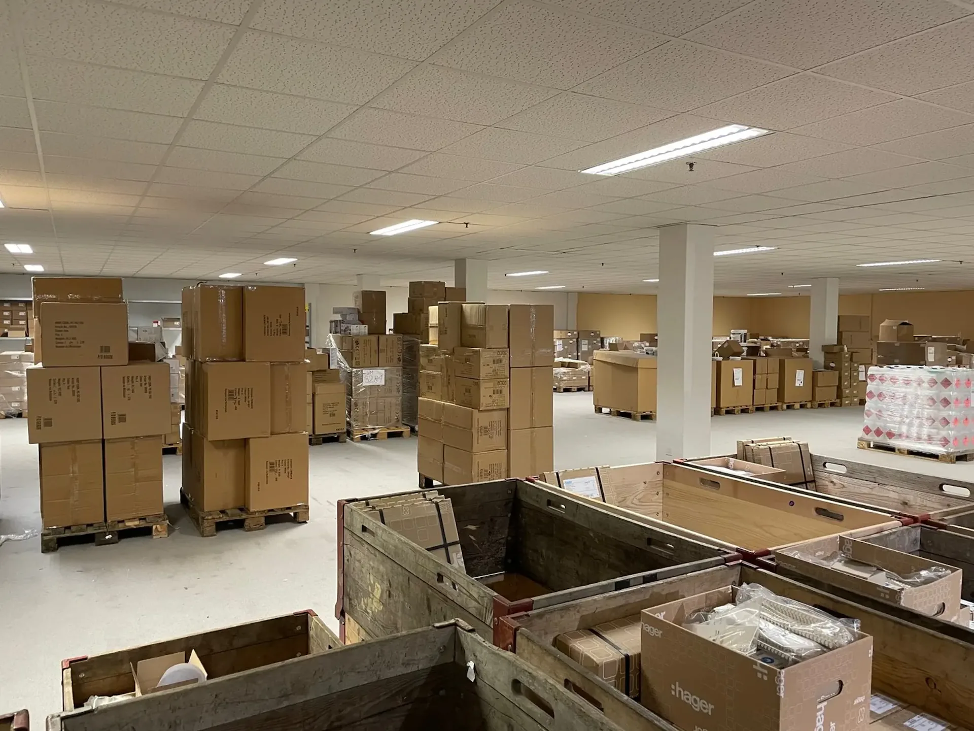 10'200 m² versatile storage/retail space in 2557 Studen/BE - Top prices