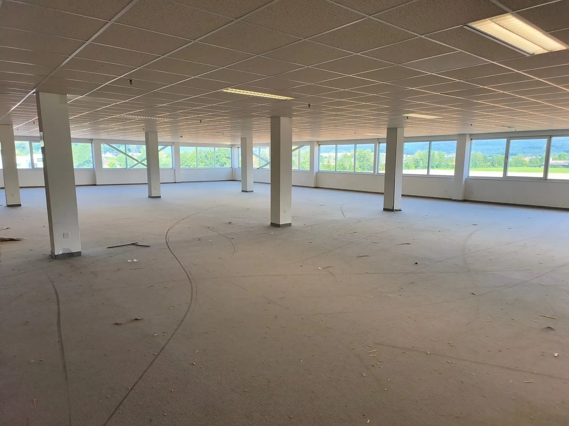 Rent warehouse and assembly spaces in 2557 Studen/BE - Top prices