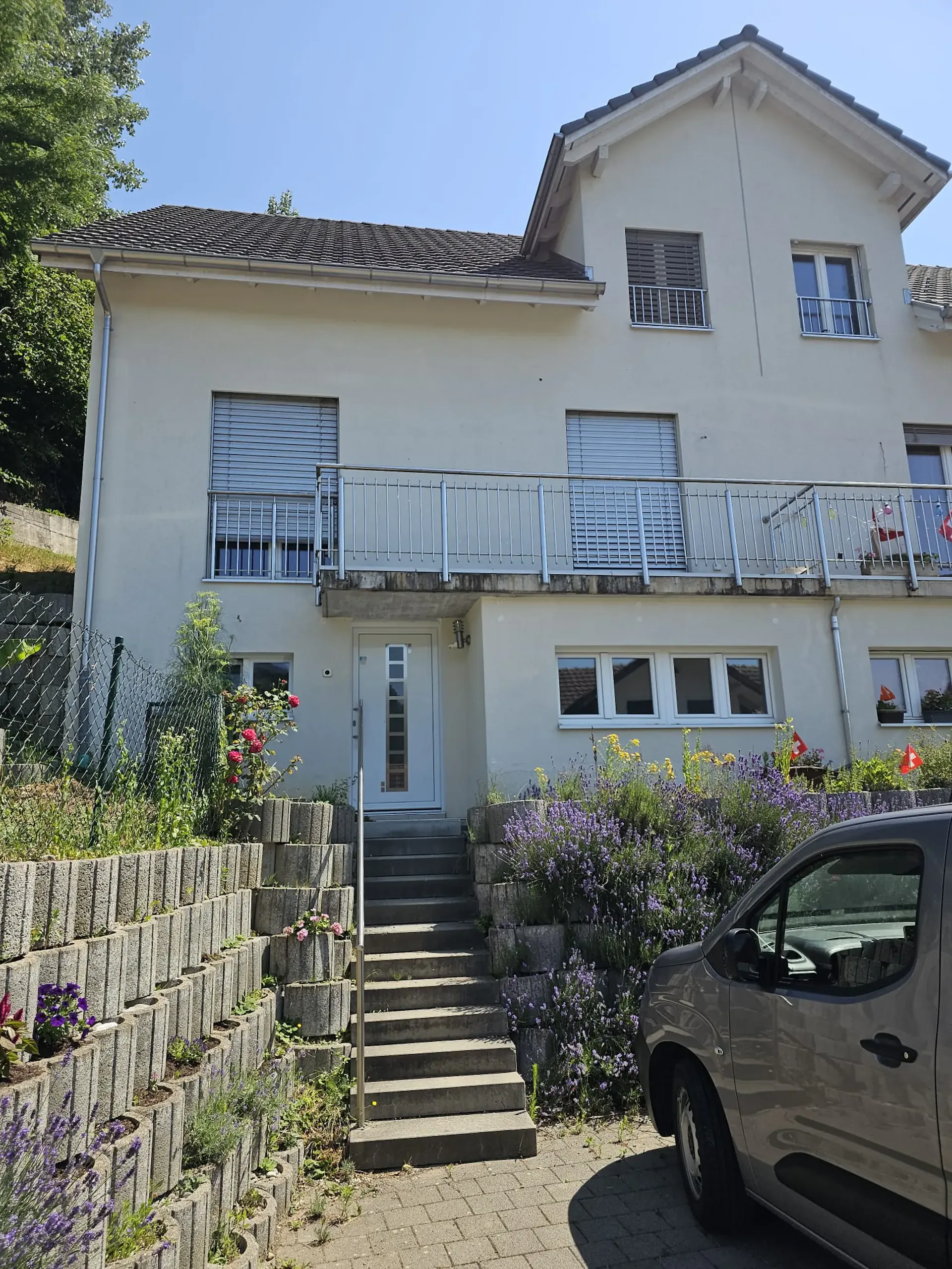 Charming 6.5-room semi-detached house in Othmarsingen – Modern, Family-friendly, and Quiet