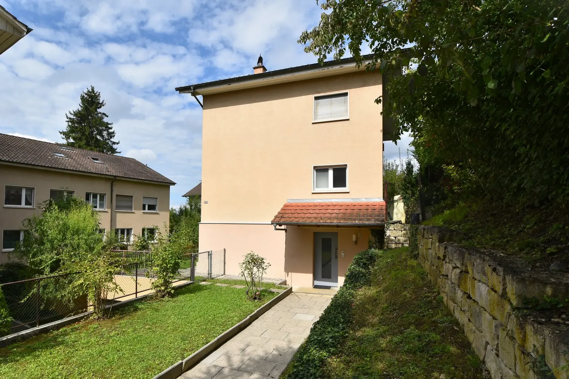 Appartement maisonnette lumineux de 4,5 pièces