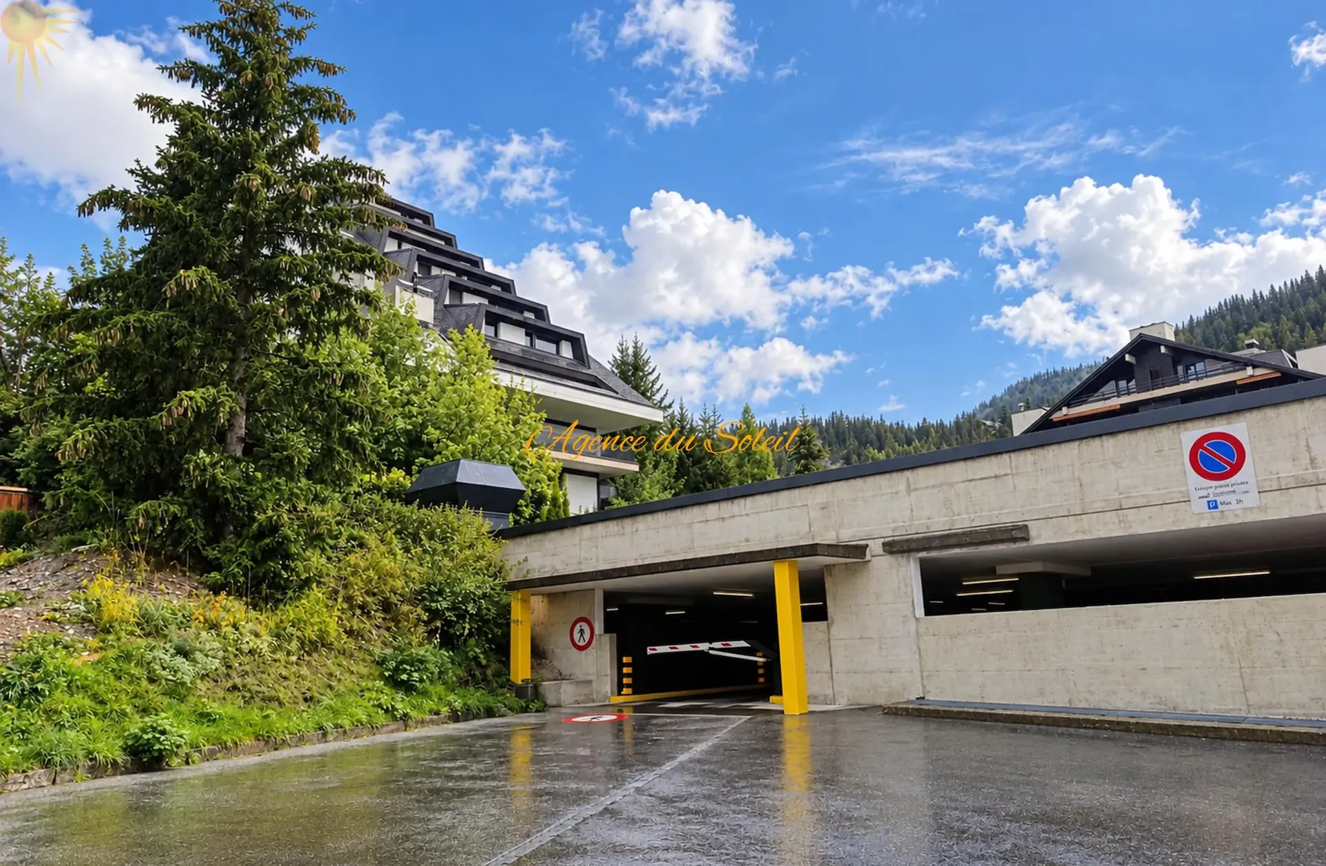 Disponible de suite ! Place de parc à louer en plein centre de Montana !