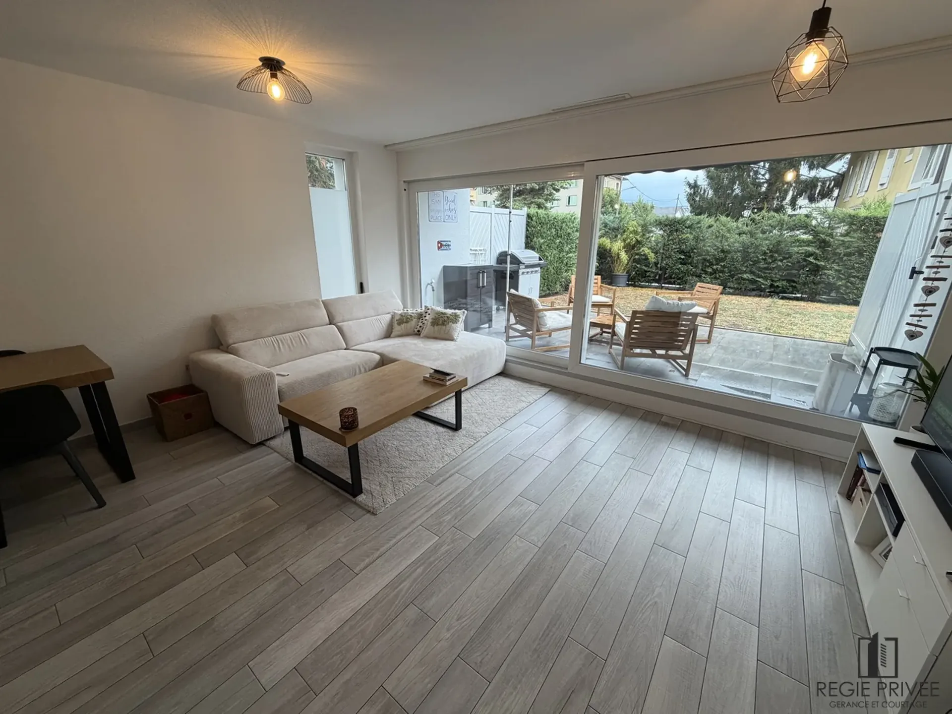 Two and a half room apartment on the ground floor with individual garden