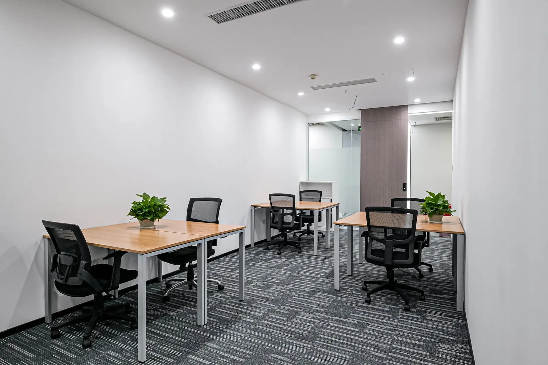 Privater Büroraum für 20 in Regus Business Park