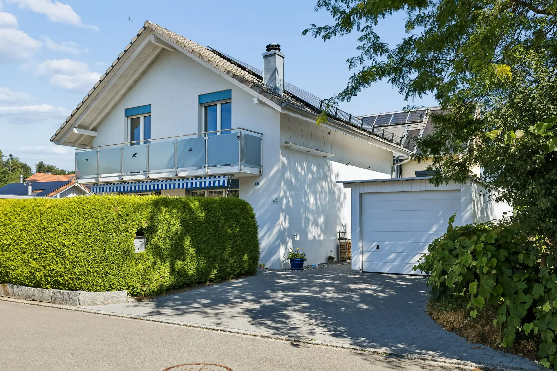 Casa unifamiliare di 6,5 locali con giardino bellamente paesaggistico