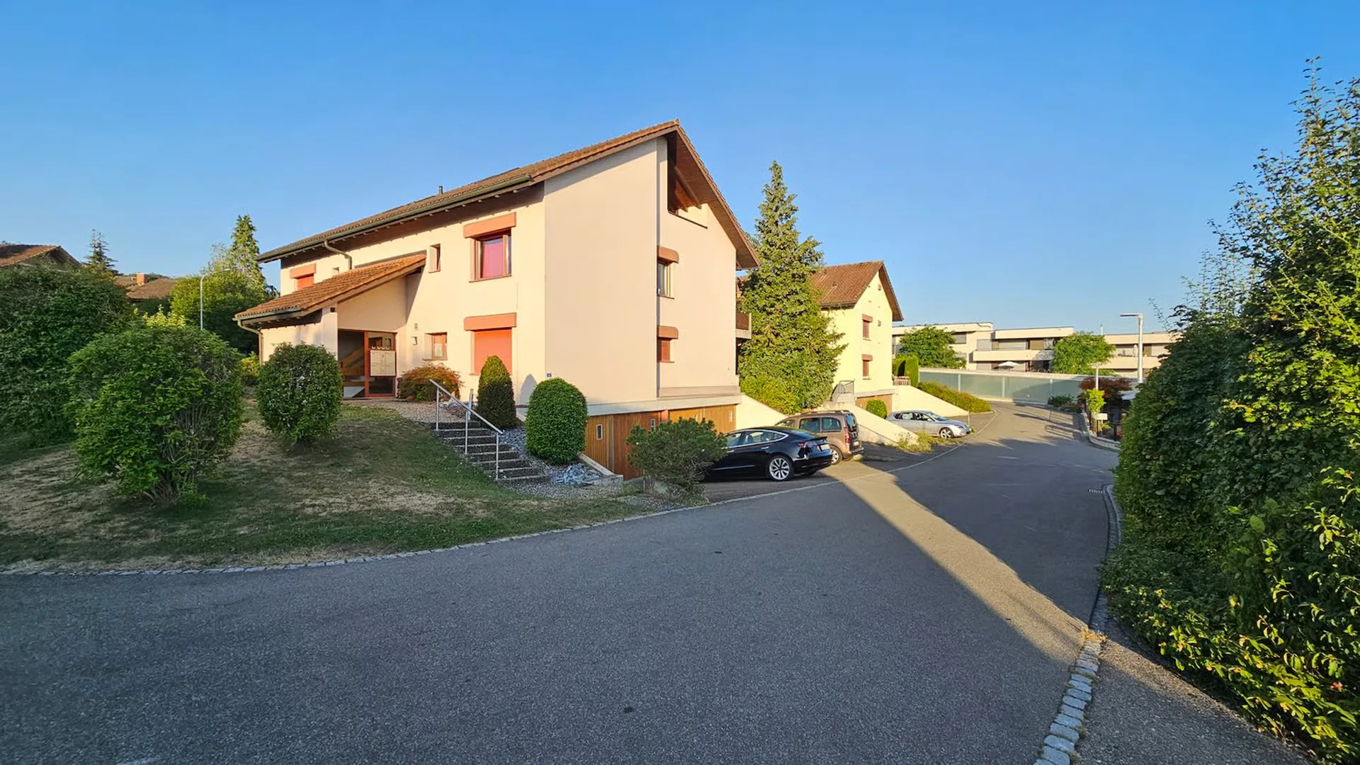 Viste da sogno: ampio appartamento a due piani di 4,5 locali con vista sul lago a Kreuzlingen Bernrain