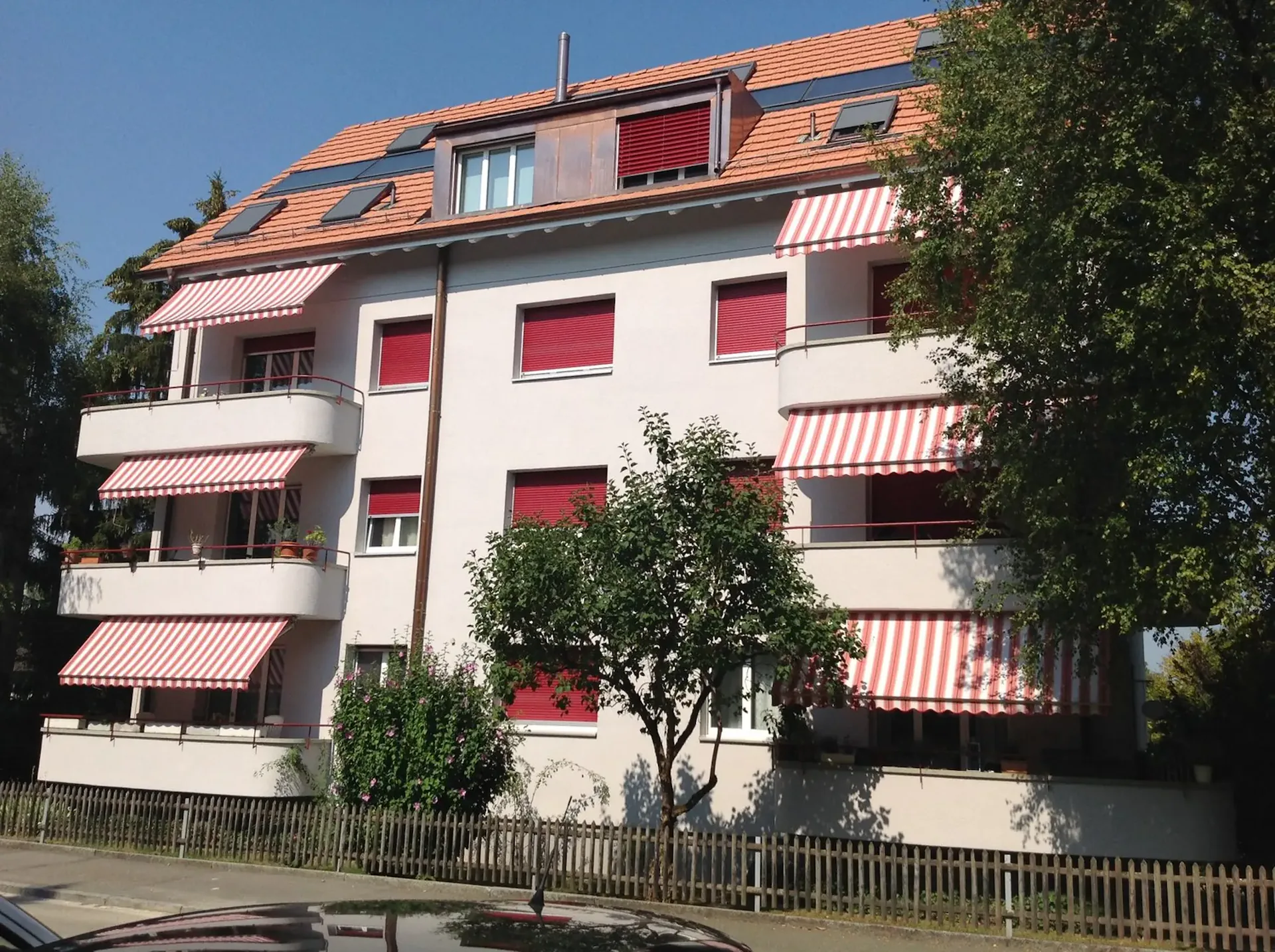 Appartamento di 2 locali confortevole con balcone a Zürich-Albisrieden