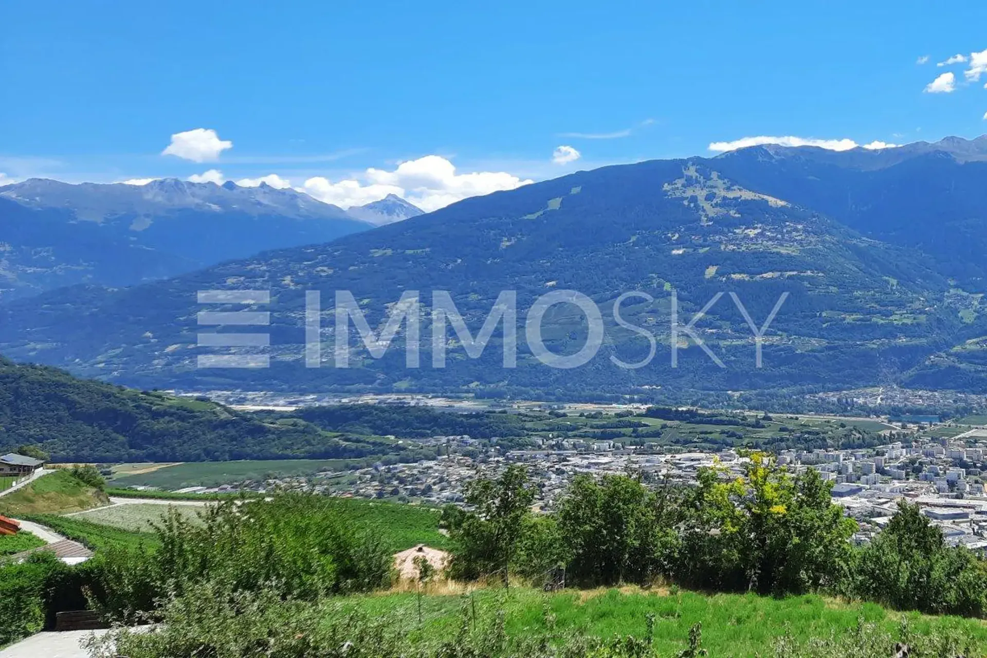 Building land with breathtaking views of Valais