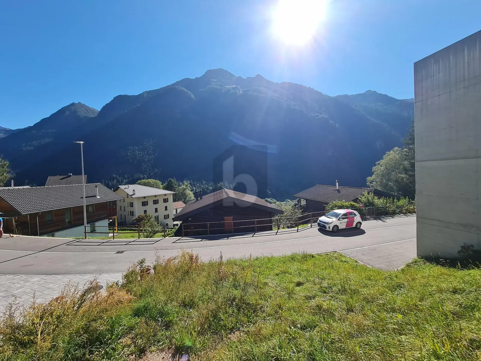 PRICE DEAL!! SUNNY AND QUIET LOCATION