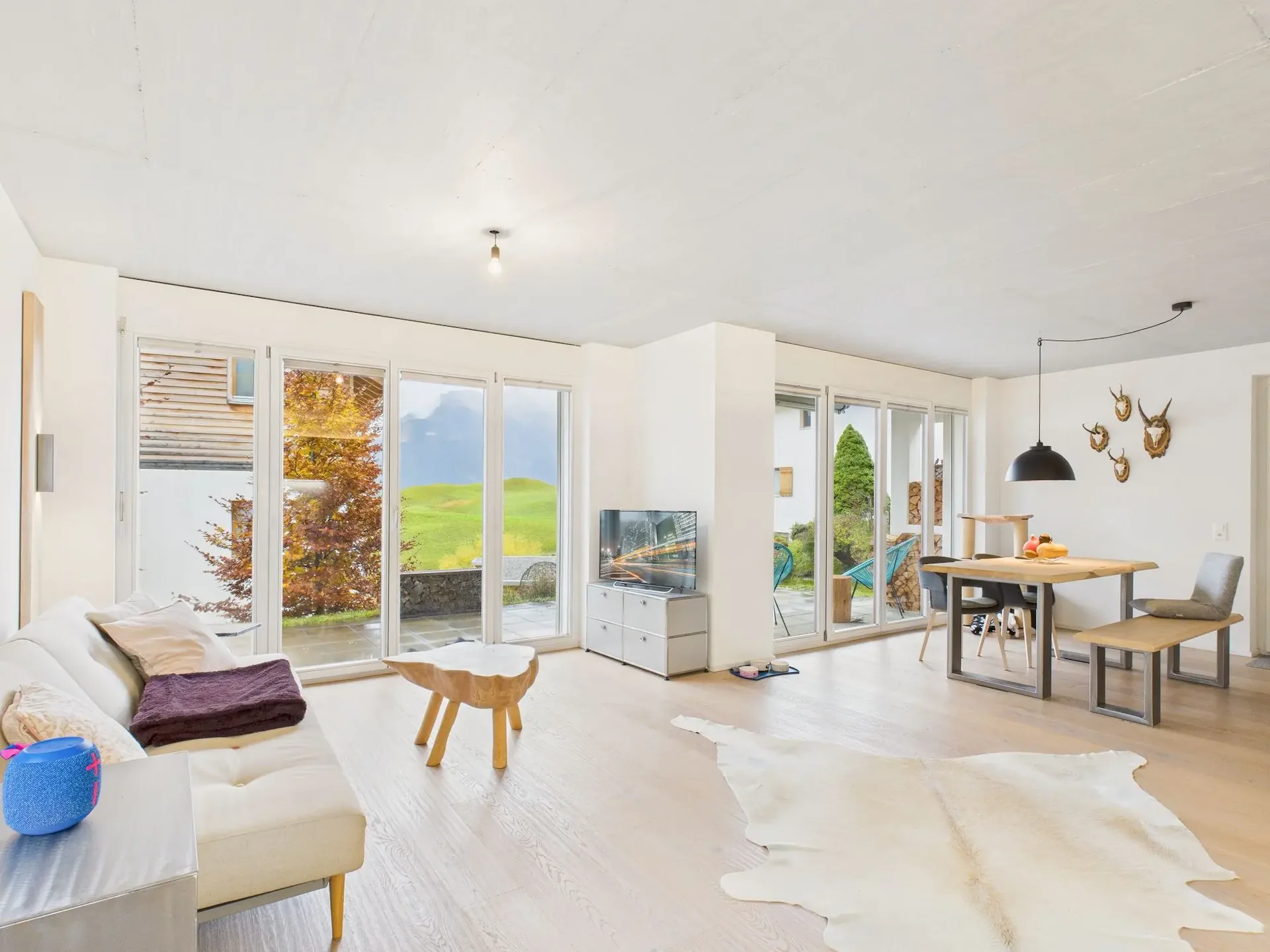 Appartement moderne 2.5 pièces avec espace de jardin spacieux à Vattiz - la résidence secondaire parfaite dans le Val Lumnezia