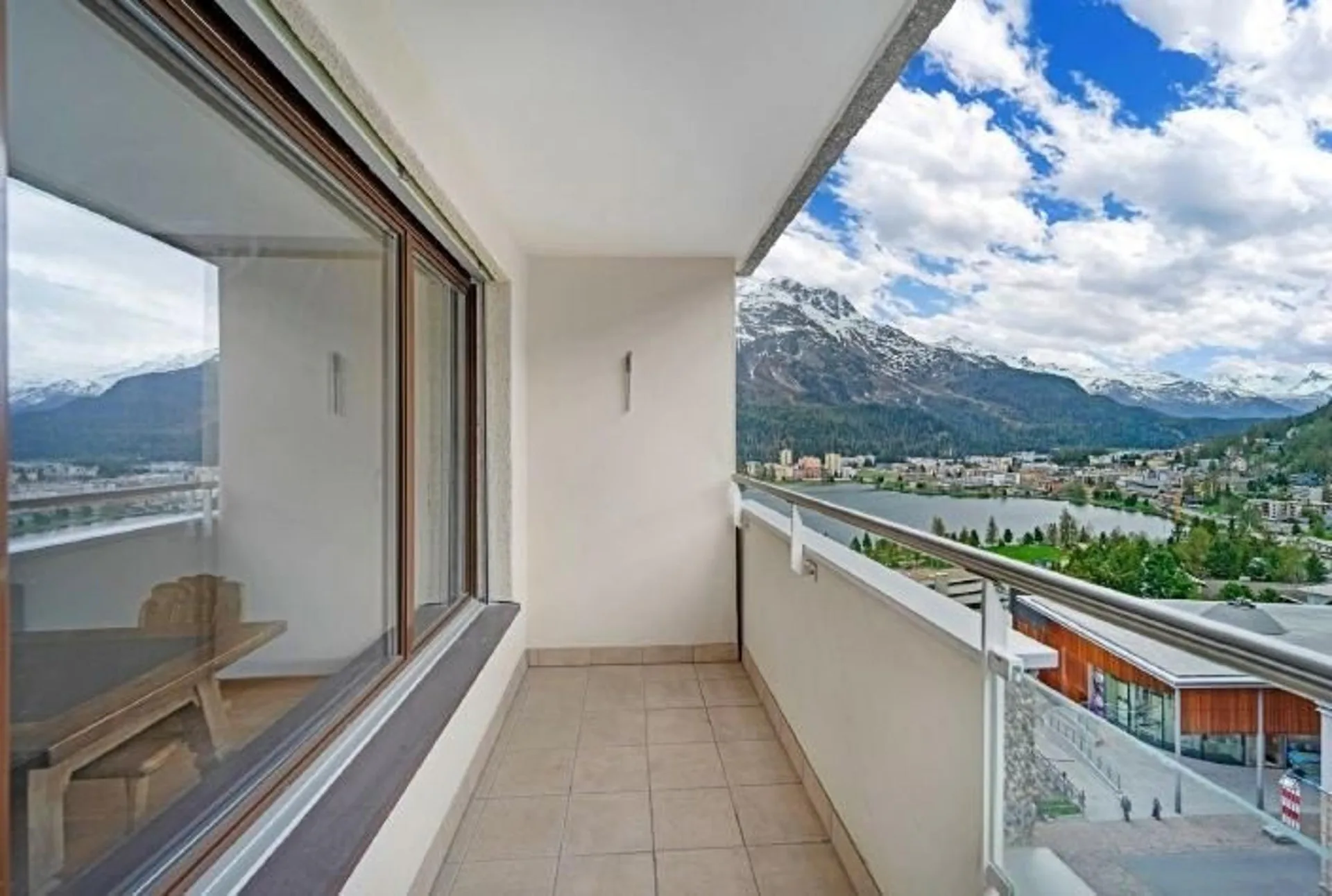 Appartement avec vue sur le lac au cœur de St. Moritz