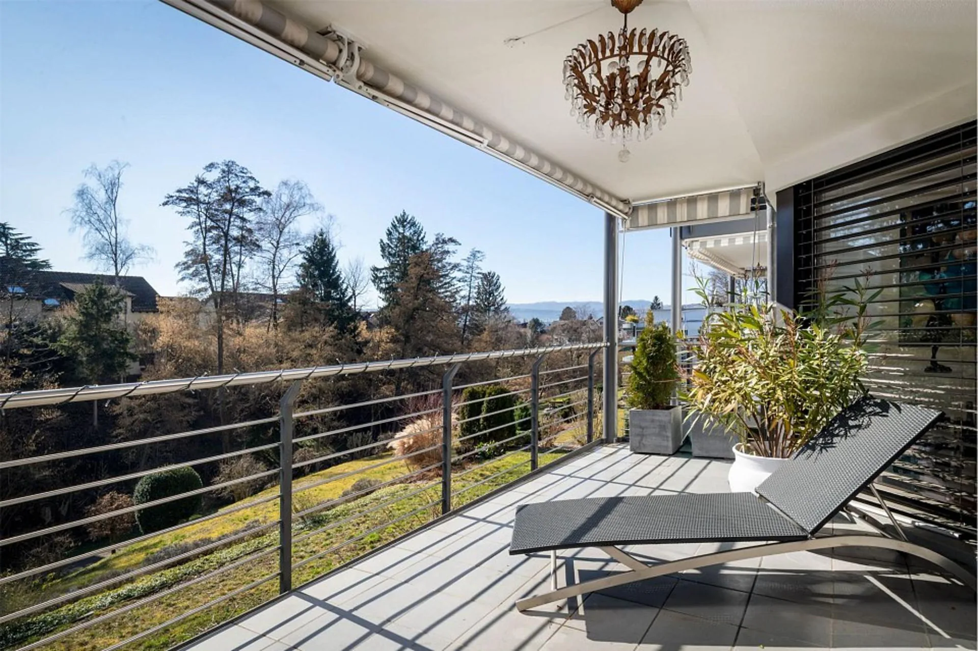 Sunny Duplex Apartment with Panoramic View