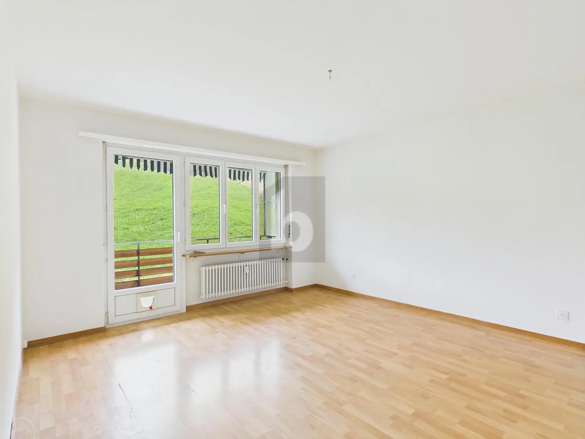 PLAN D'ÉTAGE PRATIQUE AVEC BALCON