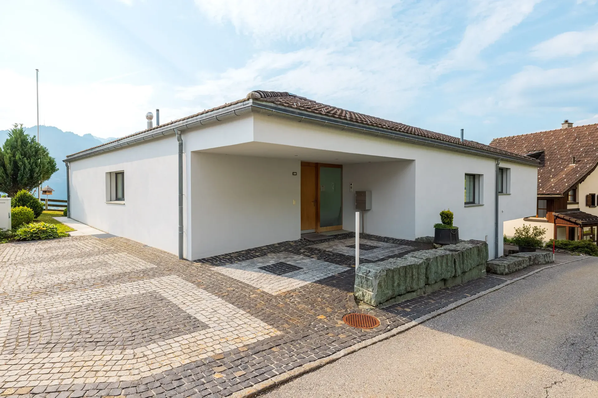 6-bedroom single-family house with panorama and garden for sale in Mastrils