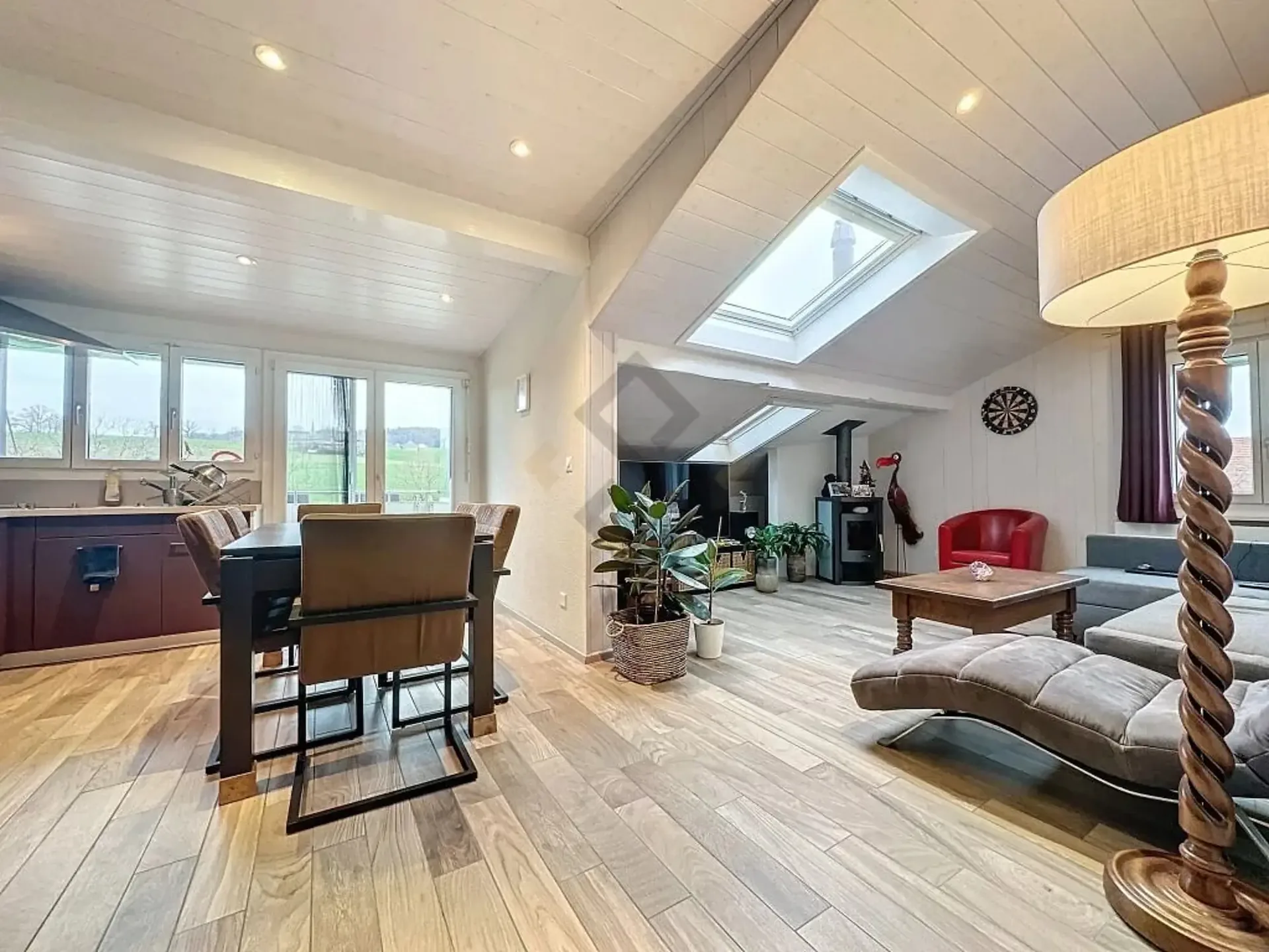 Large 3.5-room attic