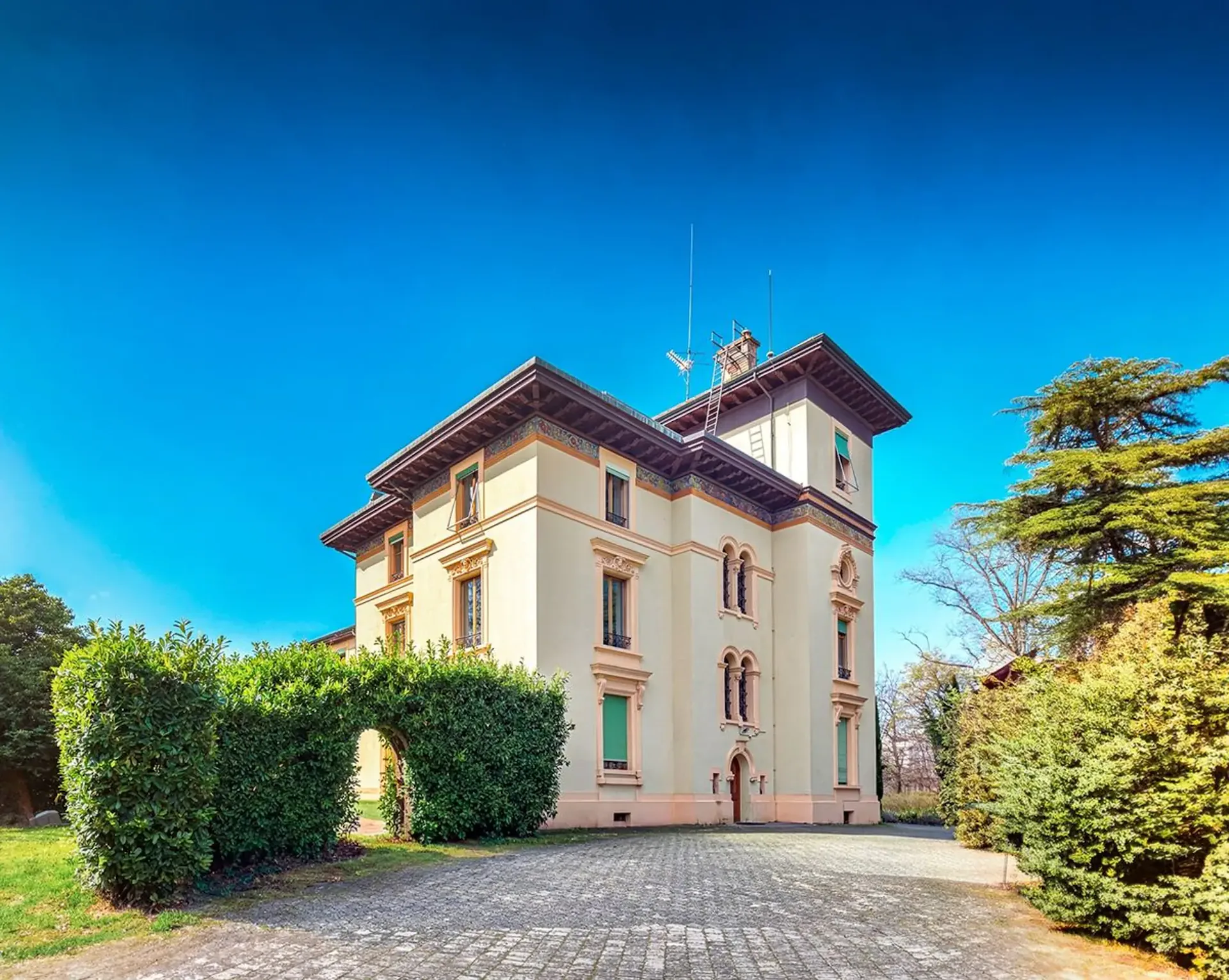 Apartment C: 180m² on the top floor - Master House 1893 renovated