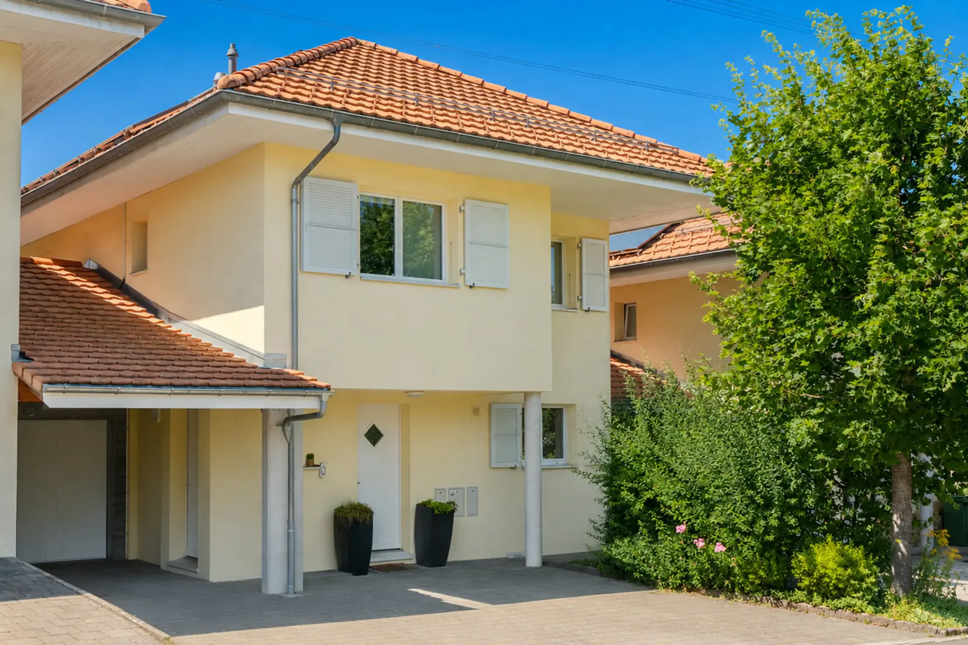 Bella villa a schiera con garage a Epalinges