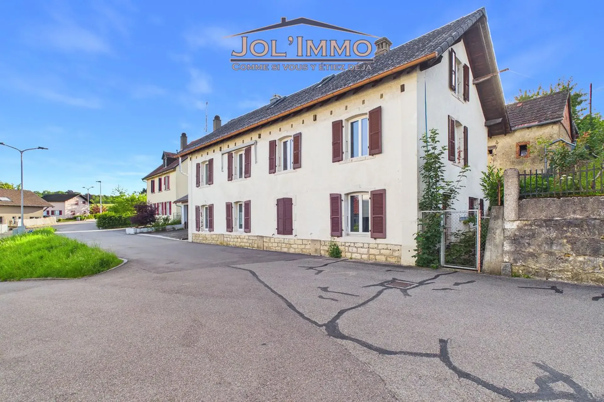 Detached house with large plot - Boncourt