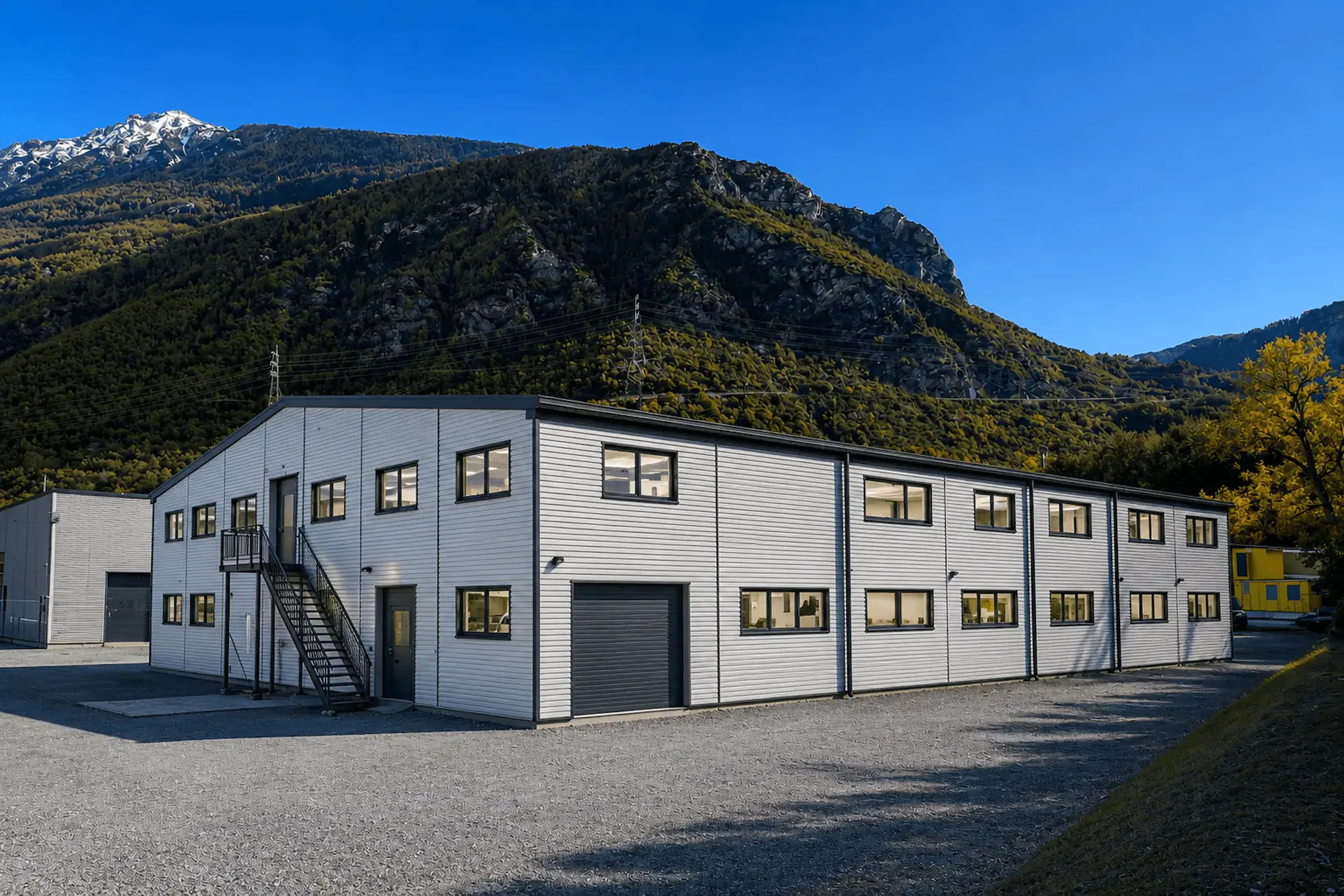 SIERRE - 2'200 M2 INDUSTRIAL HALL WITH TRANSFORMATION PROJECT