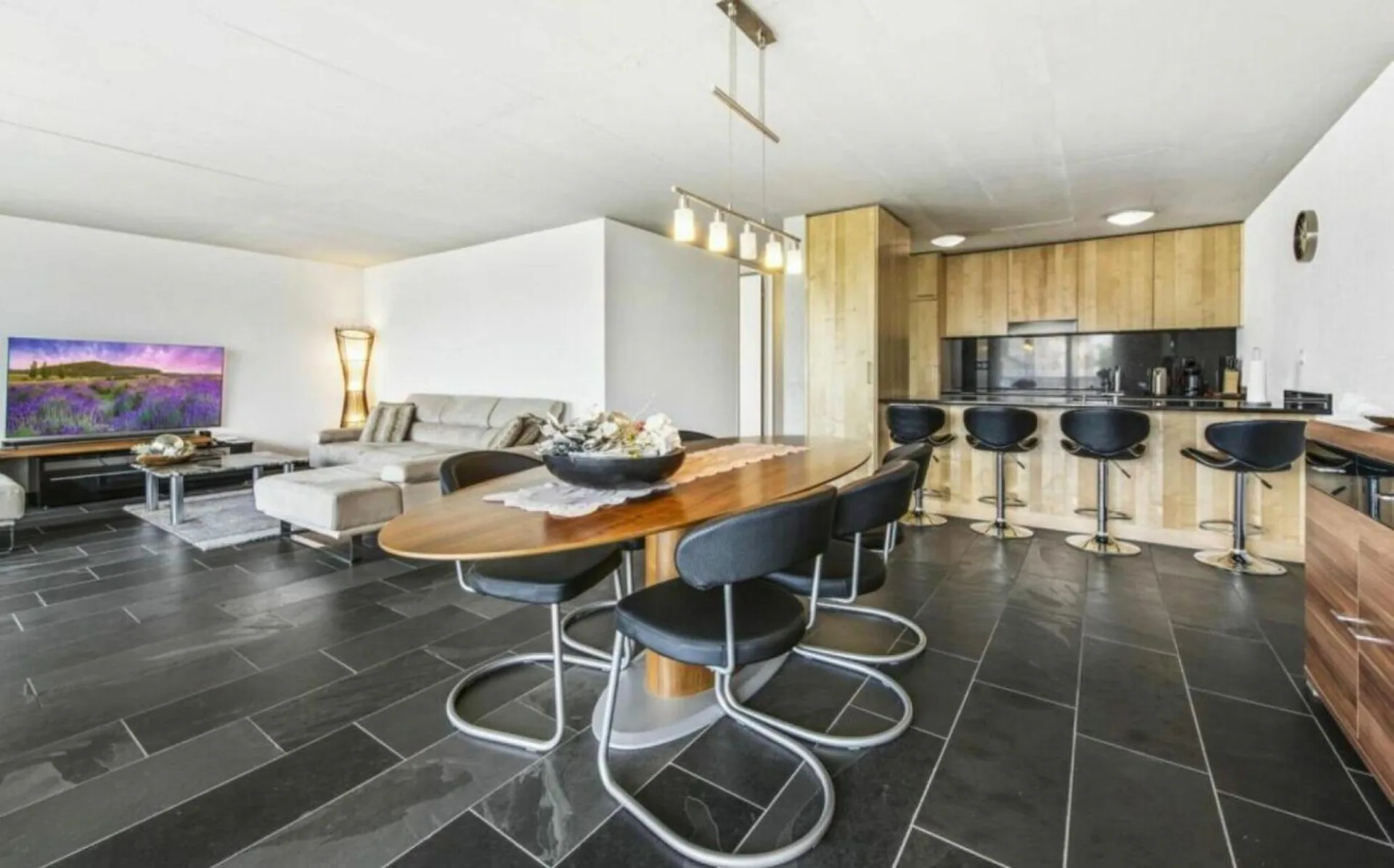 Spacious 4.5-room apartment in a quiet location