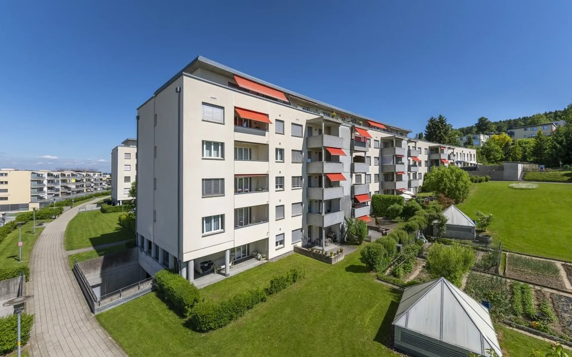 Parking garage in Wittenbach for rent