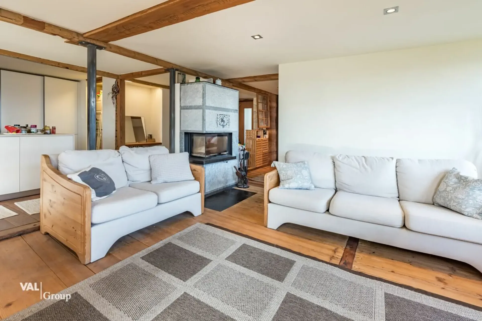 Top renovated apartment in the heart of Eischoll incl. 3 outdoor parking spaces