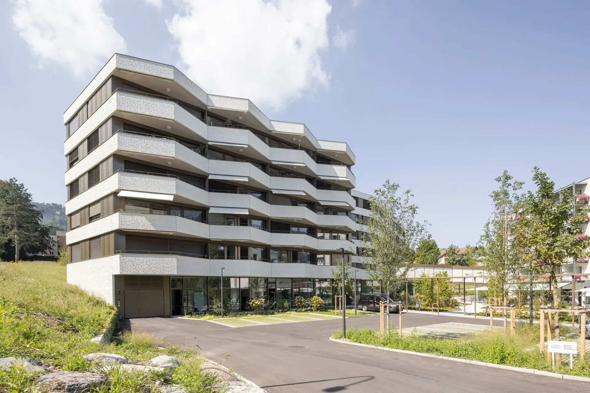 Einstellhallenplatz zu vermieten – Langmoosstrasse 2, Langnau am Albis