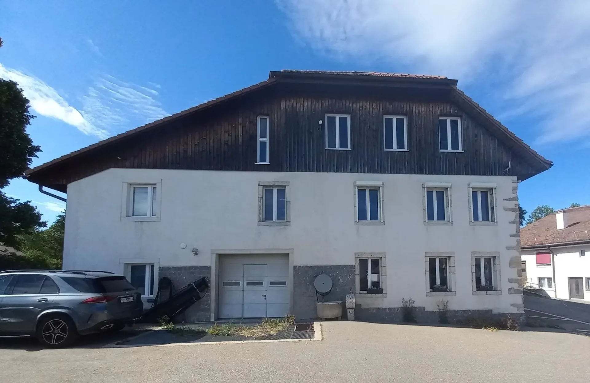 Vaste objet commercial et de détail à Les Genevez JU – disponible immédiatement !