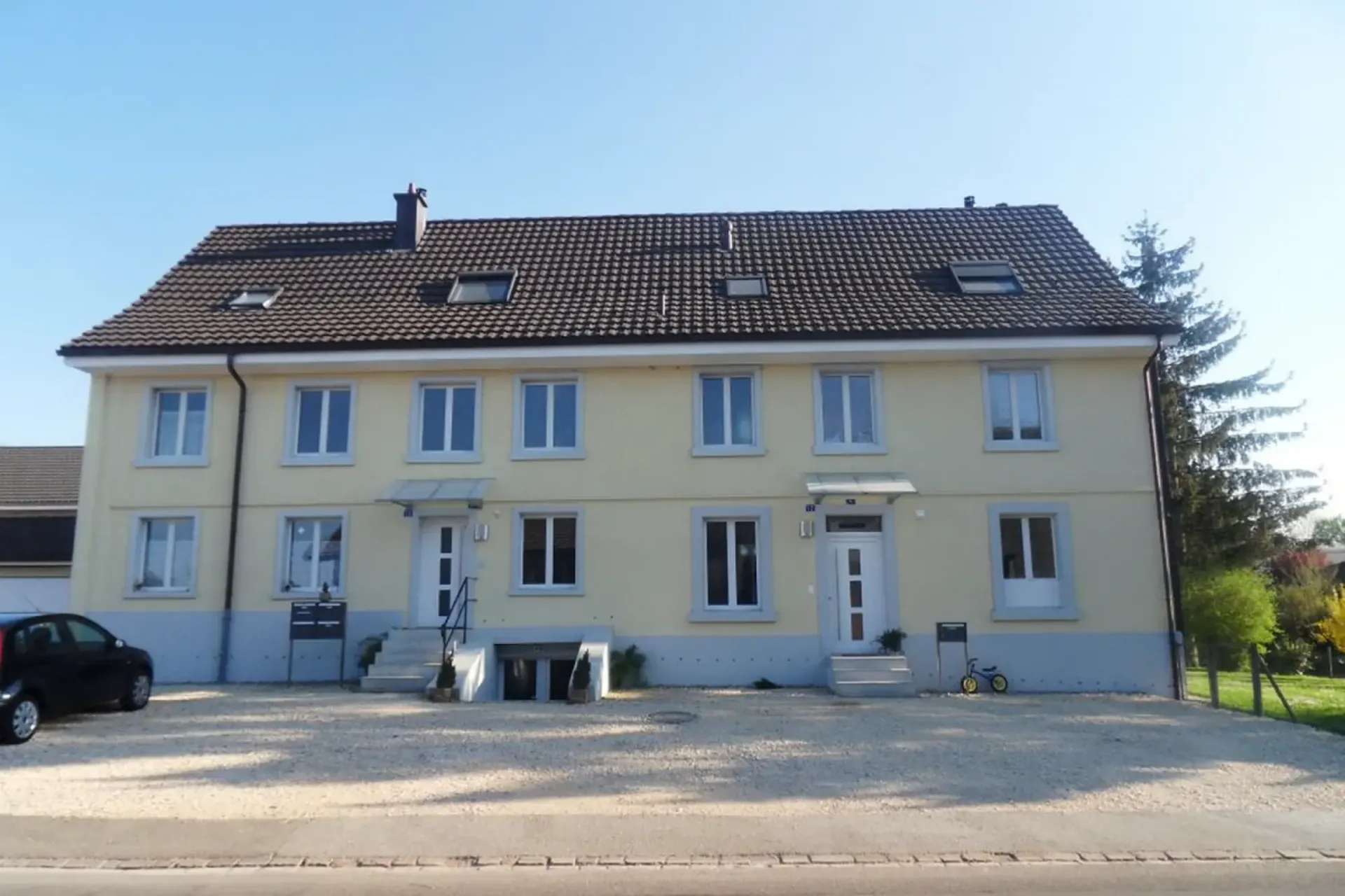 Appartement mansardier moderne à la campagne