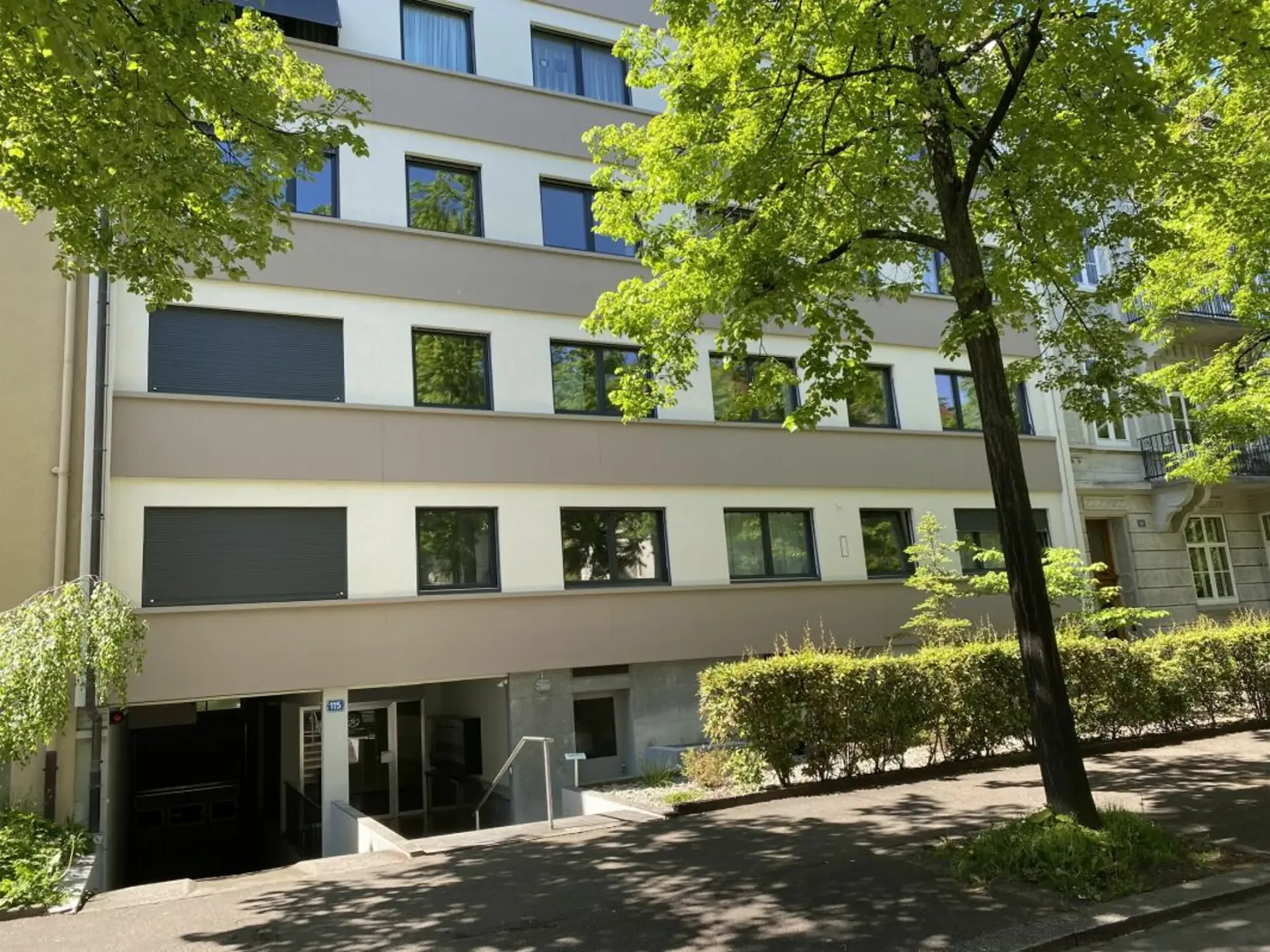 Autoeinstellhallenplatz im Paulusquartier