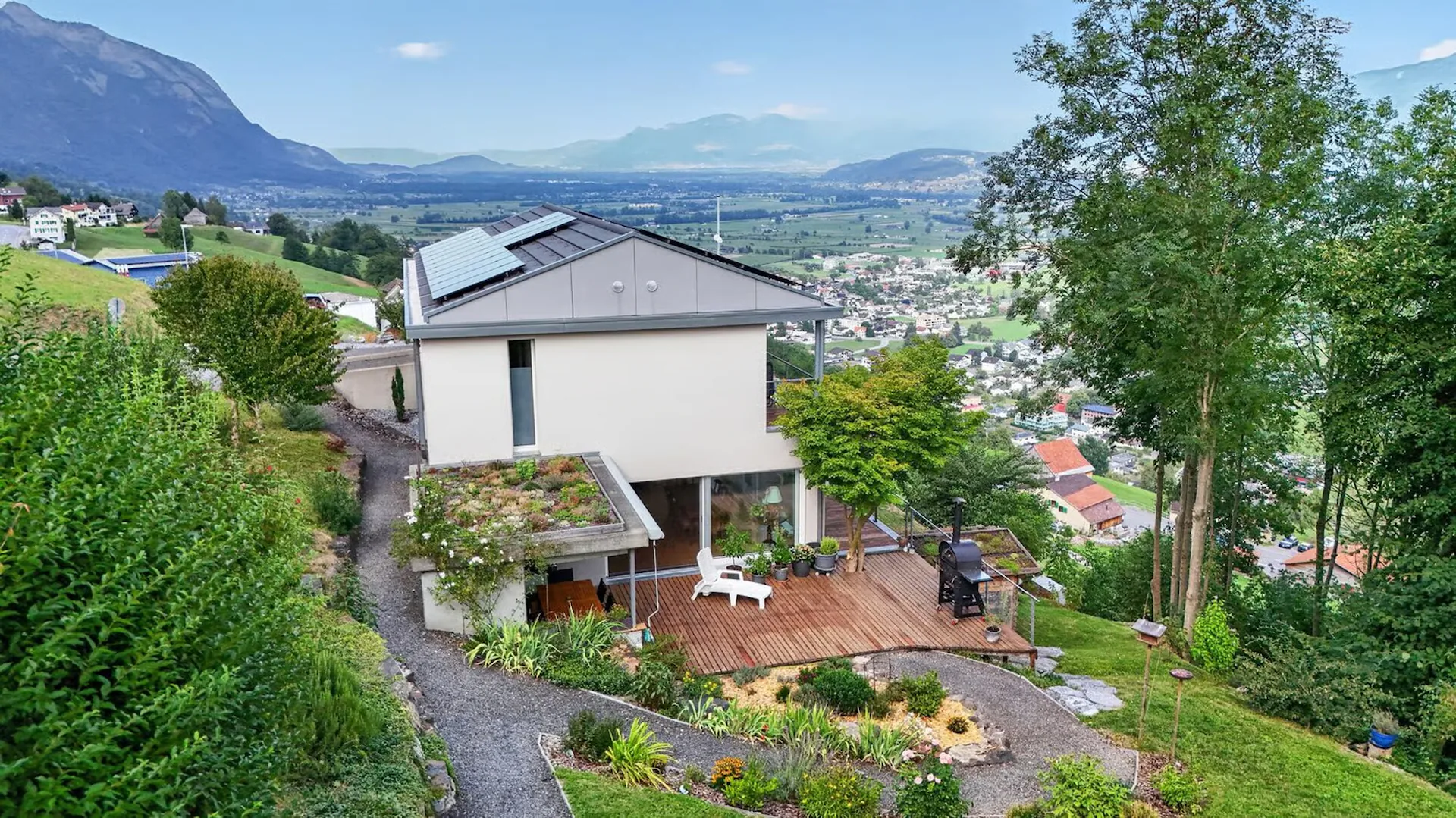 Modern single-family house with panoramic views in Gams