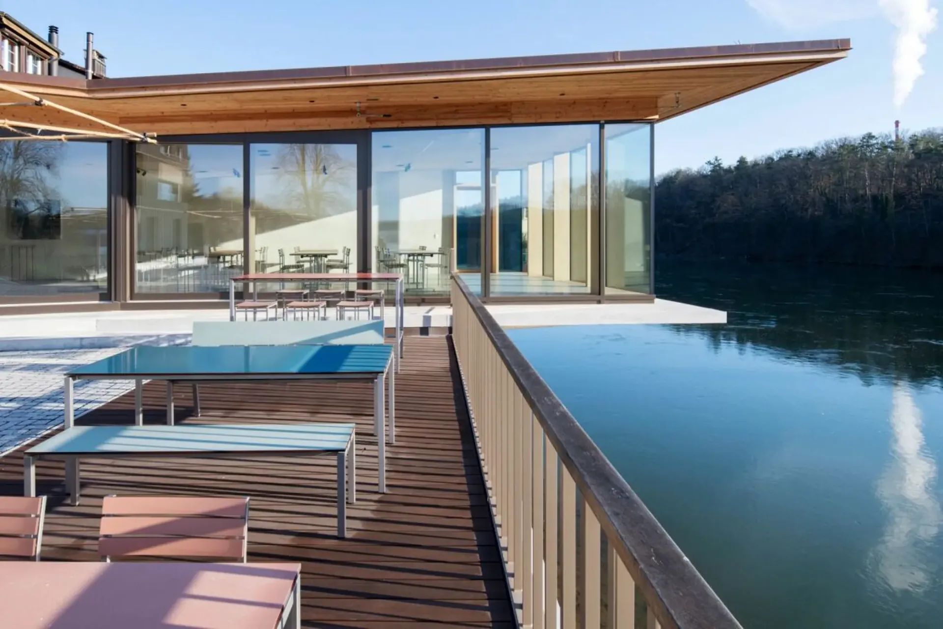 160 m² d'espace de bureau exclusif - atelier - local pour créatifs directement sur l'eau