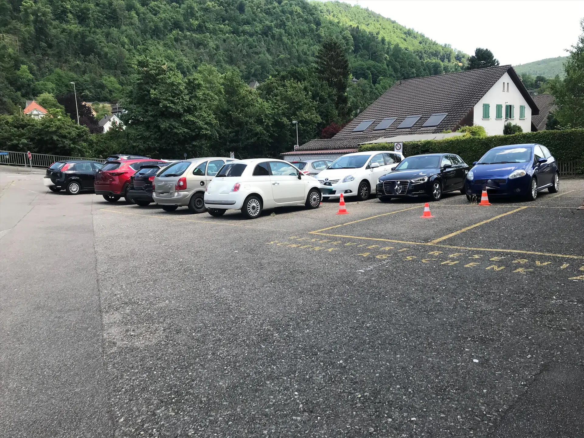 Place de parking extérieure à louer !