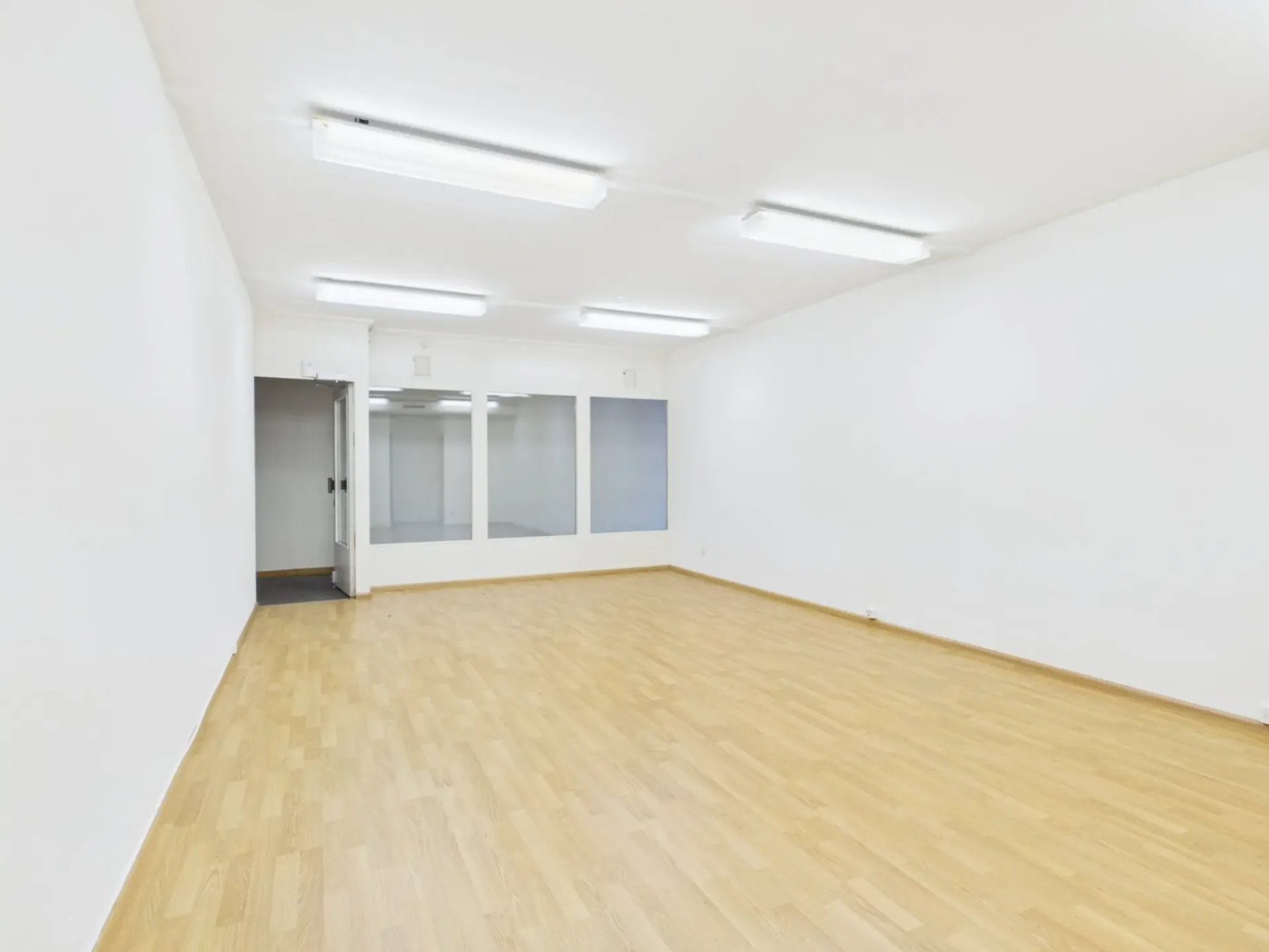 Local commercial en centre-ville à Füllinsdorf