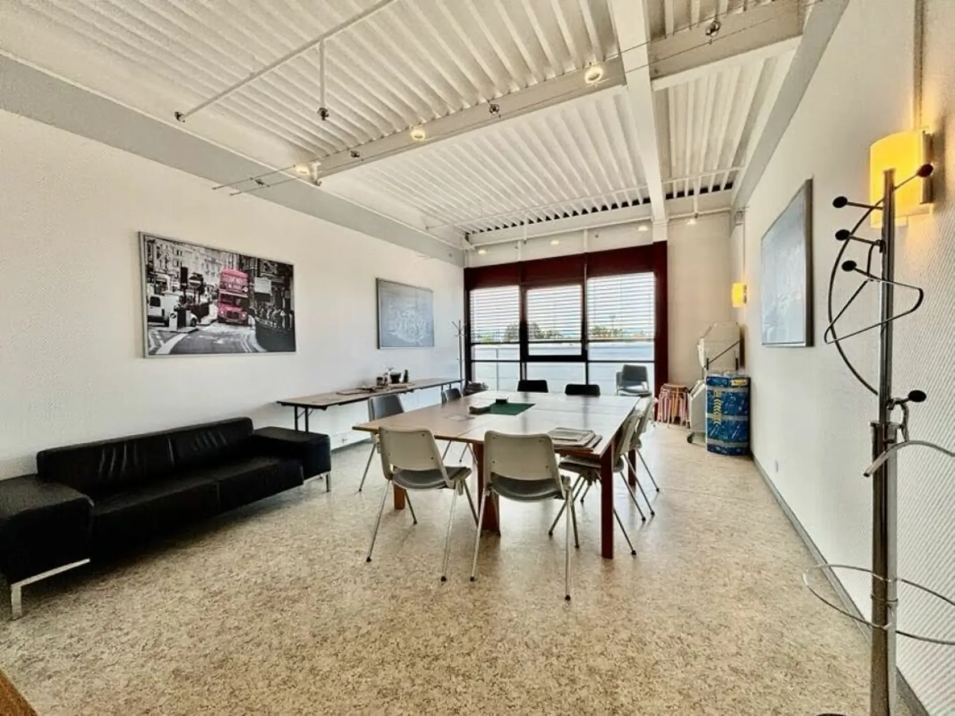 Le-Mont in Budron kaufen Sie Büros für 1500 CHF/m2! 330 m2 frei.