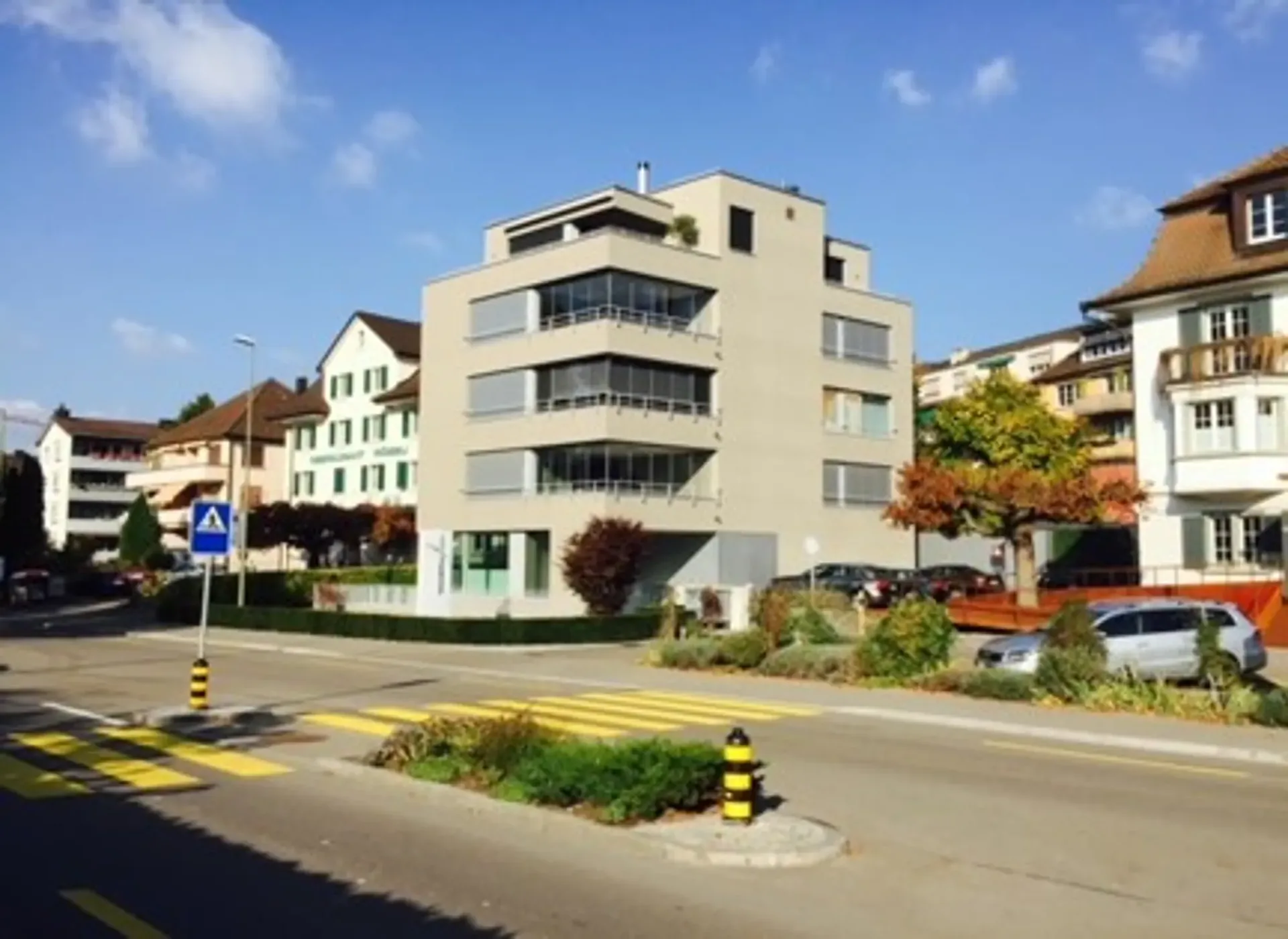 Ufficio/studio/studio al pianterreno e nel seminterrato vicino al lago e alla stazione S-Bahn