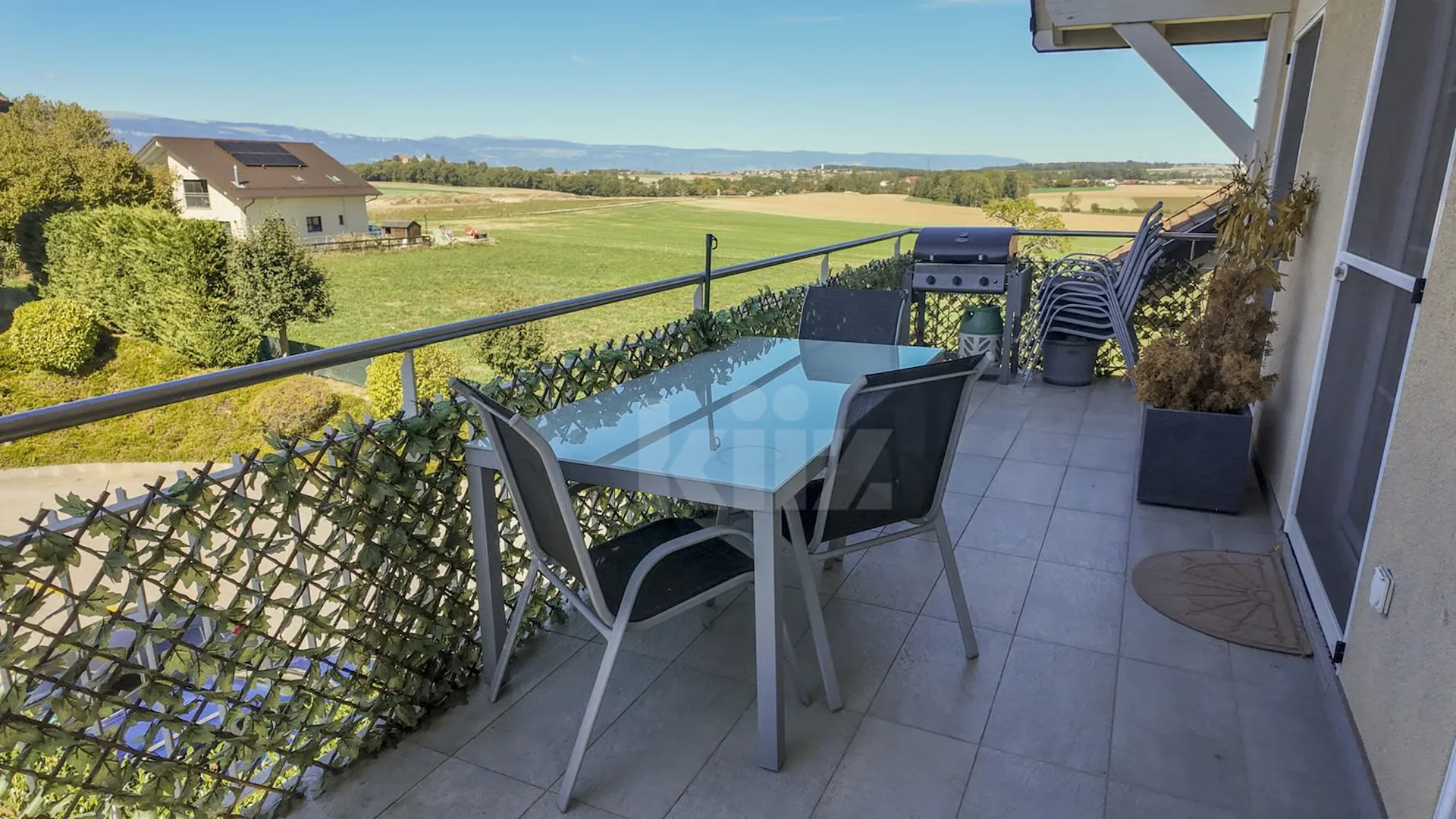 Bel duplex sotto i tetti con balcone