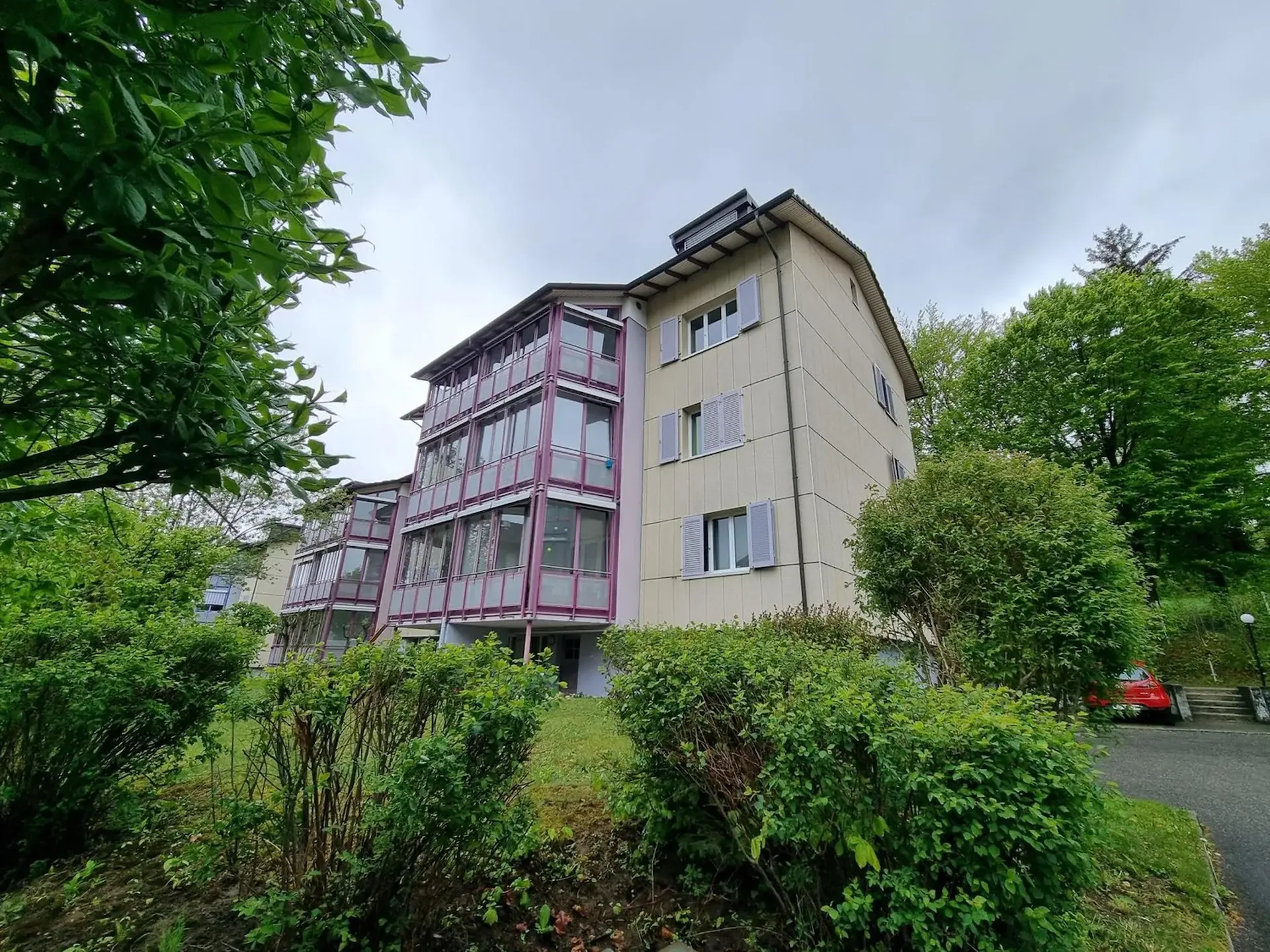 Appartement lumineux 3.0 pièces avec grand jardin d'hiver dans un quartier calme à Olten